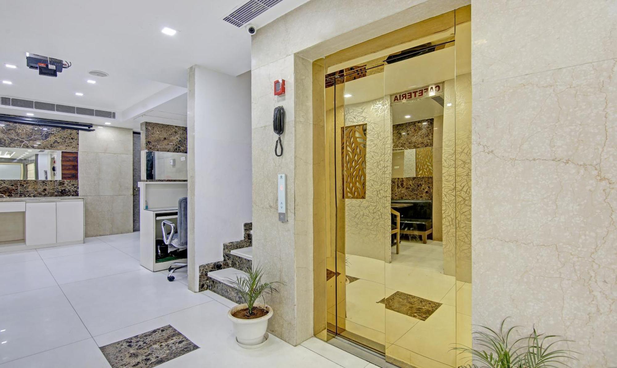 Hotel Jannat Residency, Sector 7 Near Yashobhoomi 3*
