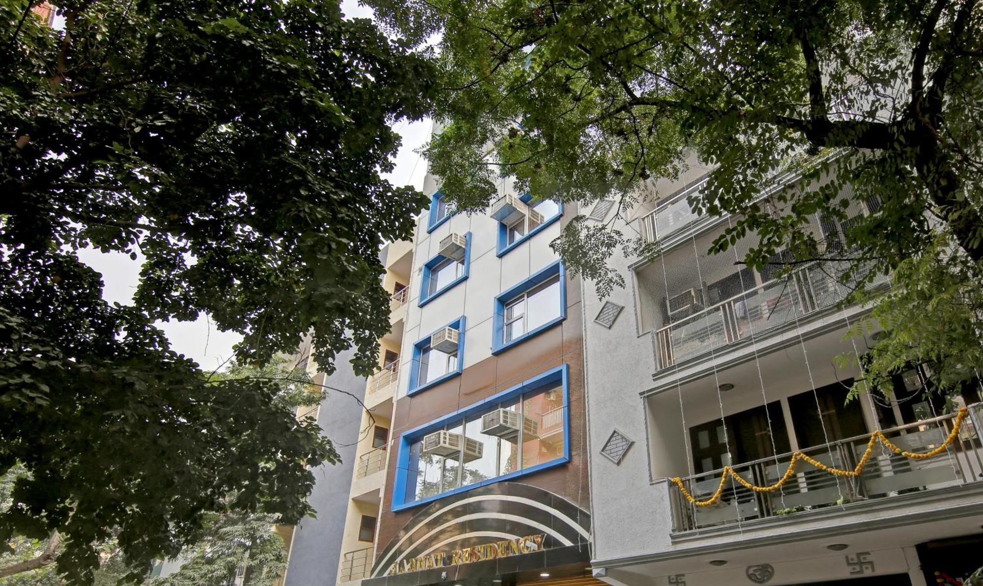 Jannat Residency, Sector 7 Near Yashobhoomi Hotel 3*