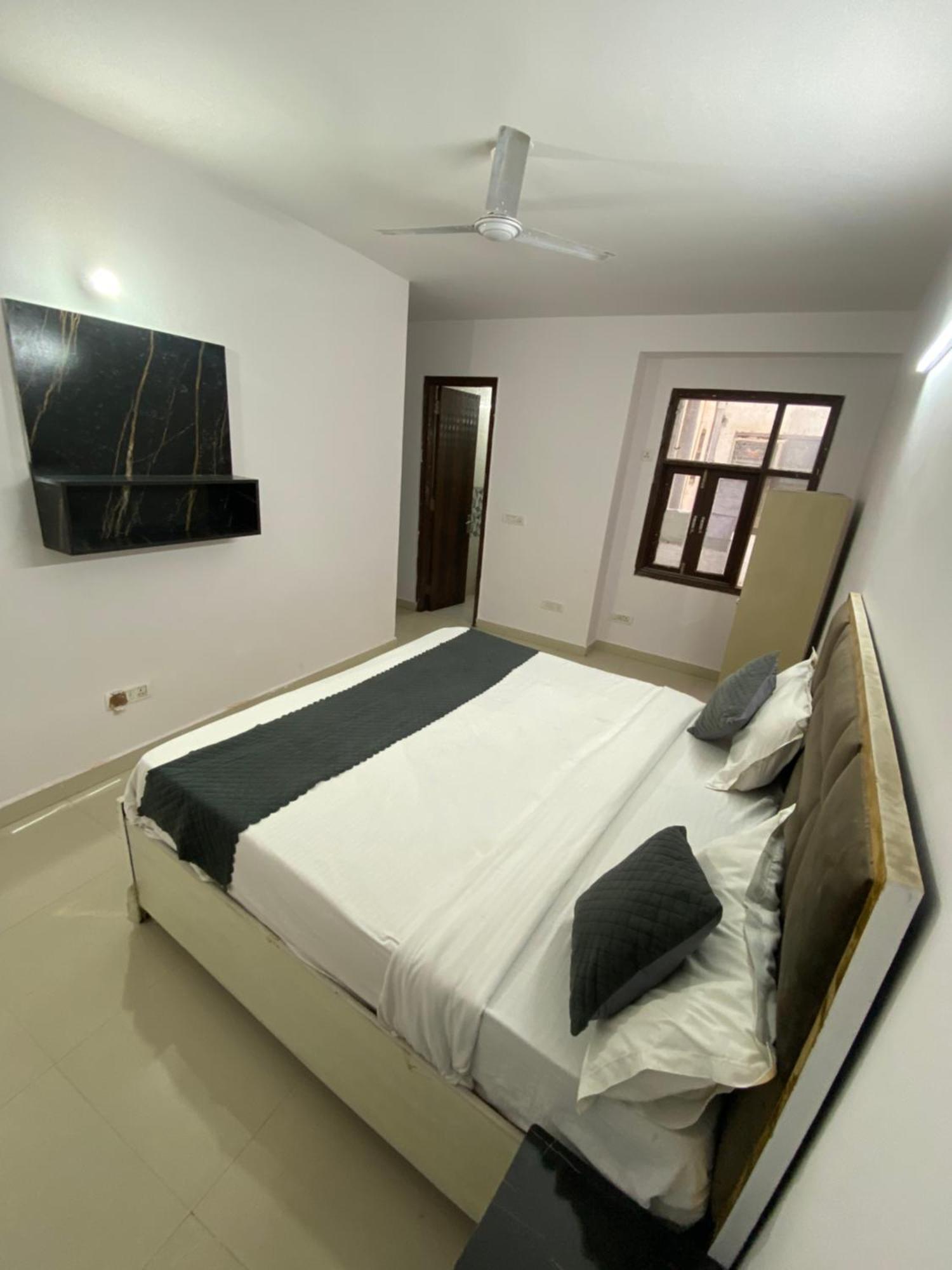 J In Karol Bagh Bed & Breakfast New Delhi