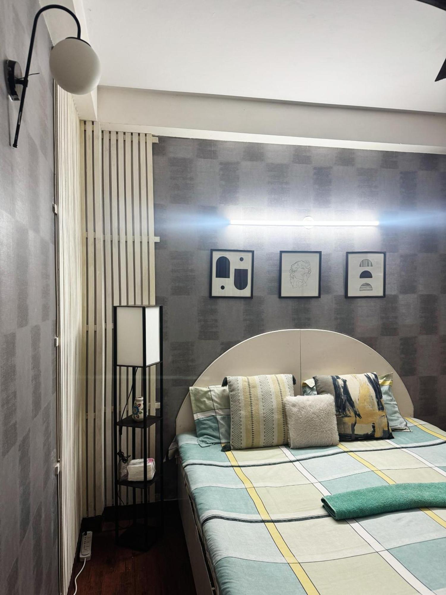 The Budget Room- With Washroom & Kitchenette *