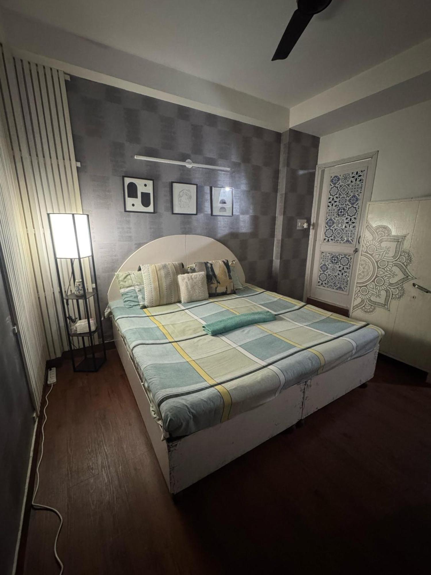 The Budget Room- With Washroom & Kitchenette New Delhi