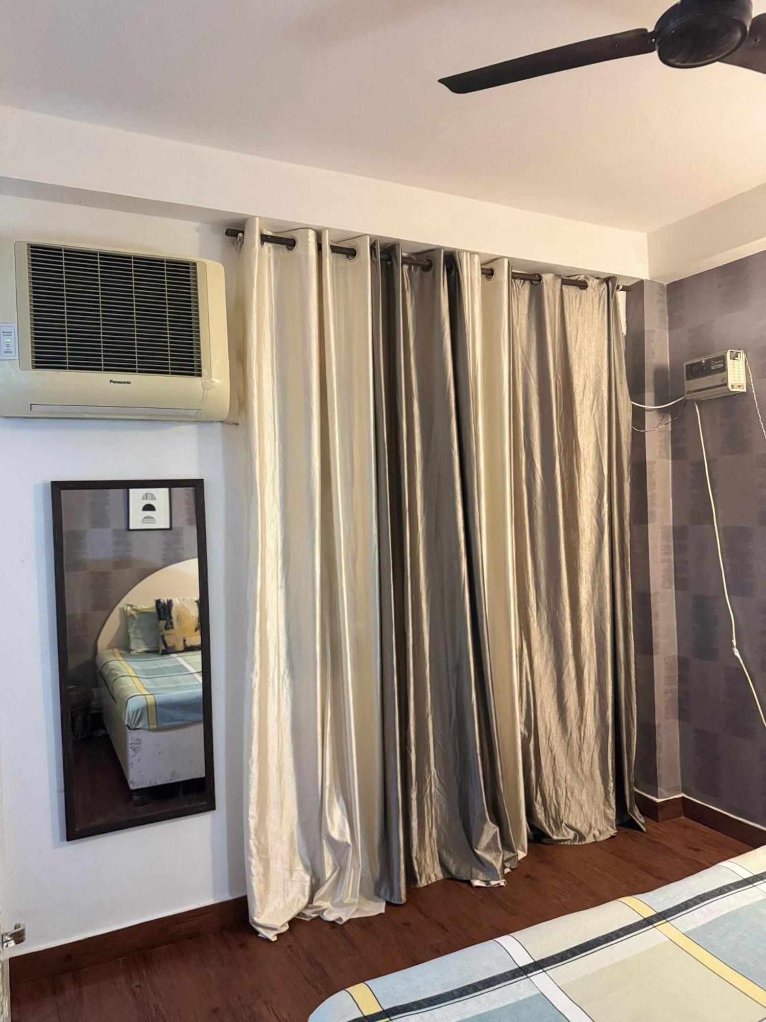 Guest house The Budget Room- With Washroom & Kitchenette