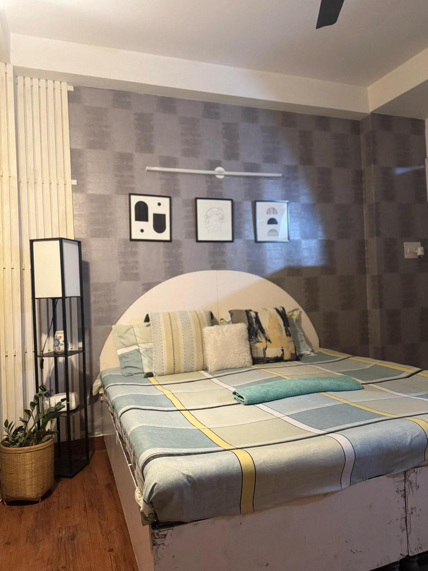 The Budget Room- With Washroom & Kitchenette Guest house *