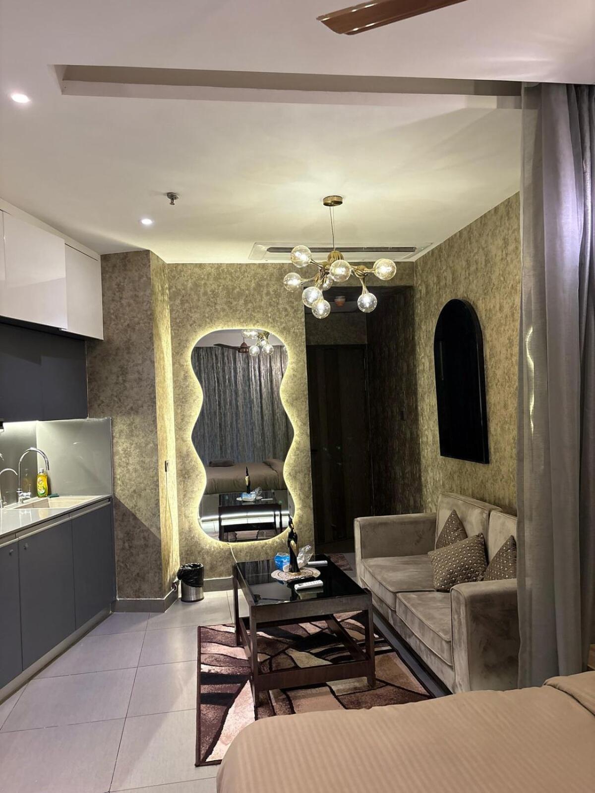Luxe Lagoon By La Fausto Luxuria * New Delhi