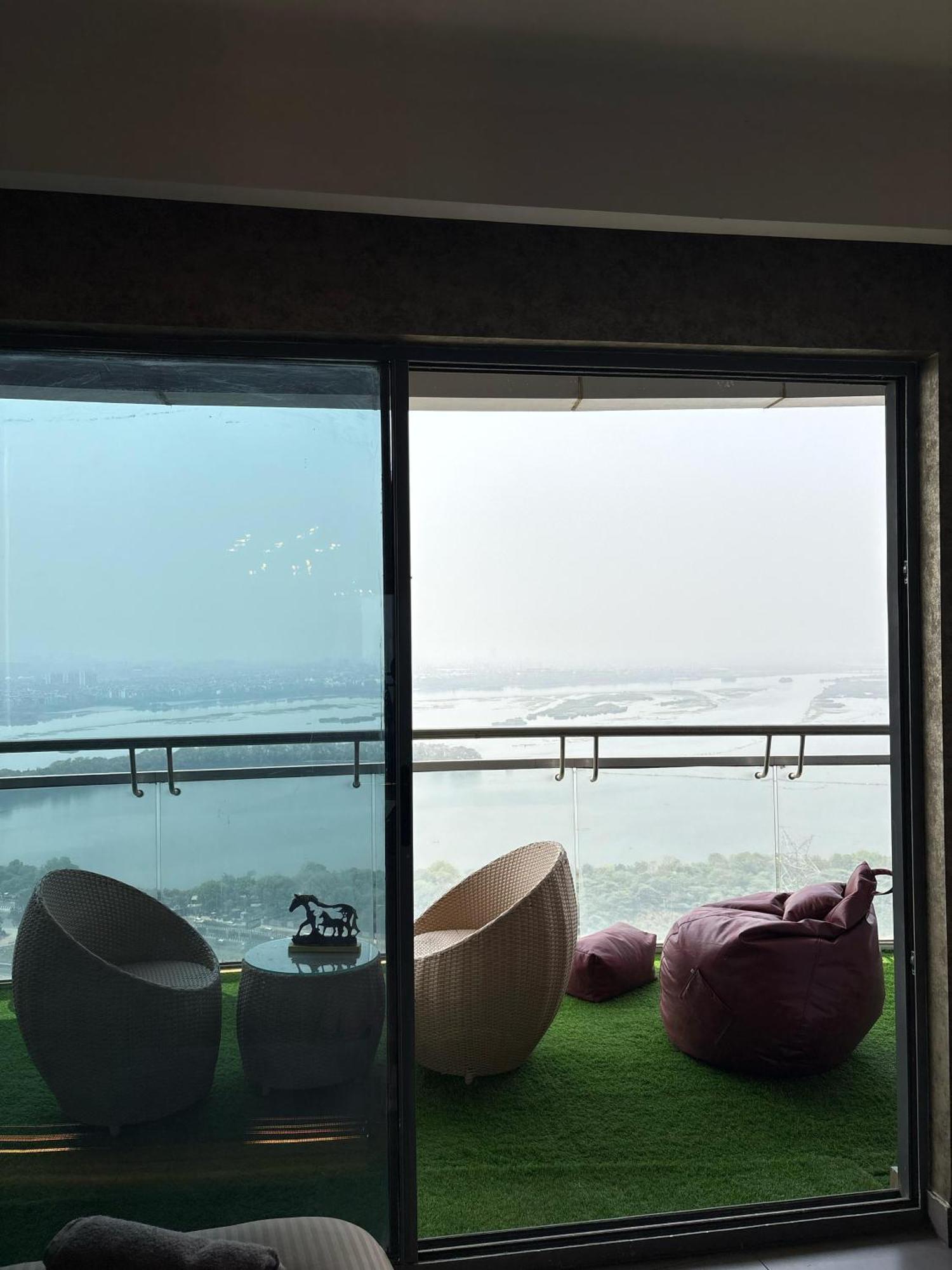Luxe Lagoon By La Fausto Luxuria