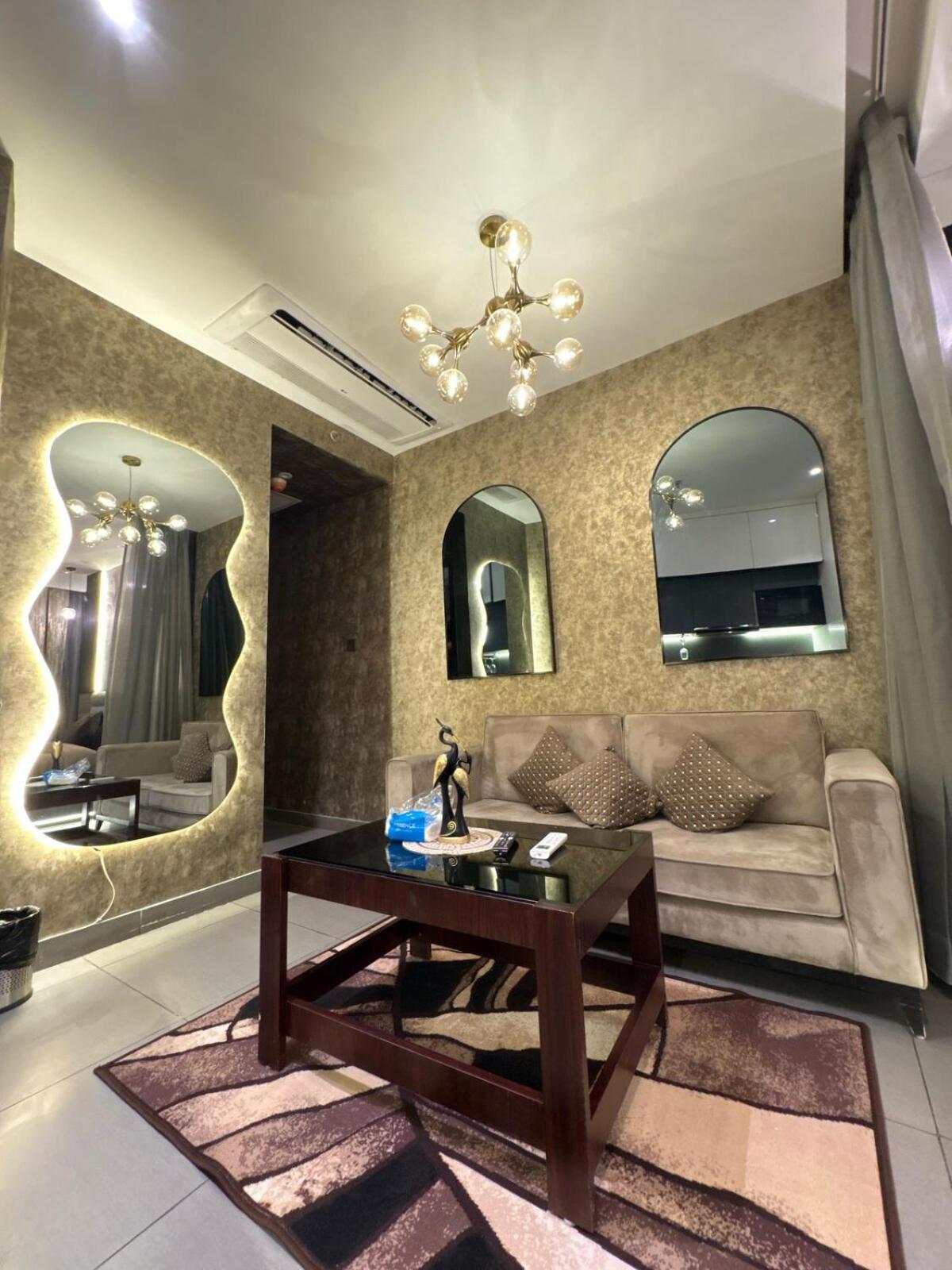 Luxe Lagoon By La Fausto Luxuria Apartment