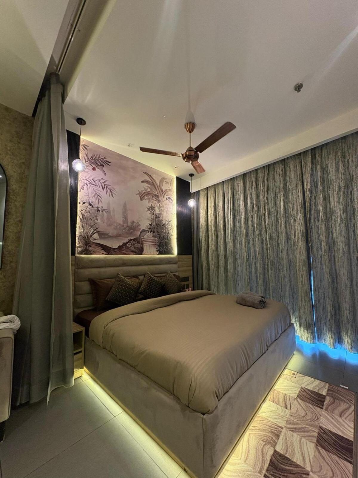 Luxe Lagoon By La Fausto Luxuria New Delhi