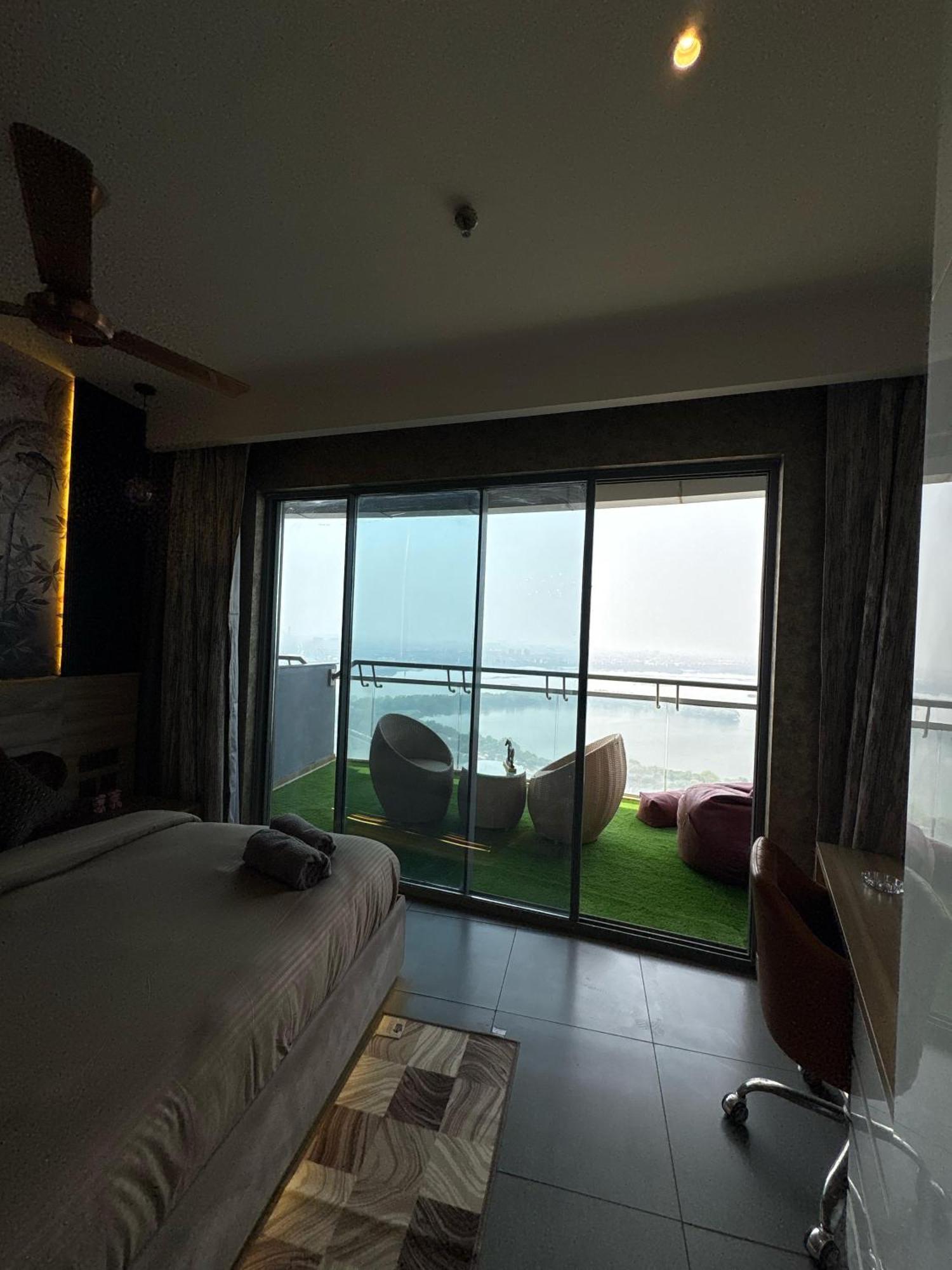 Luxe Lagoon By La Fausto Luxuria Apartment