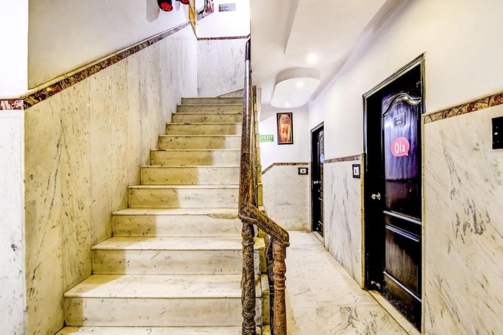Guest house The Spot - 2 Minute Walkable Railway Station *