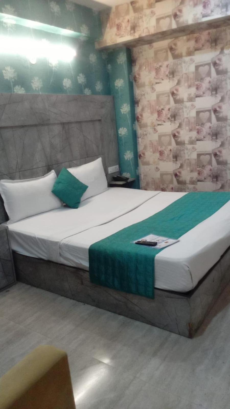 Hotel Park Suites At Airport Hotel Nova Deli