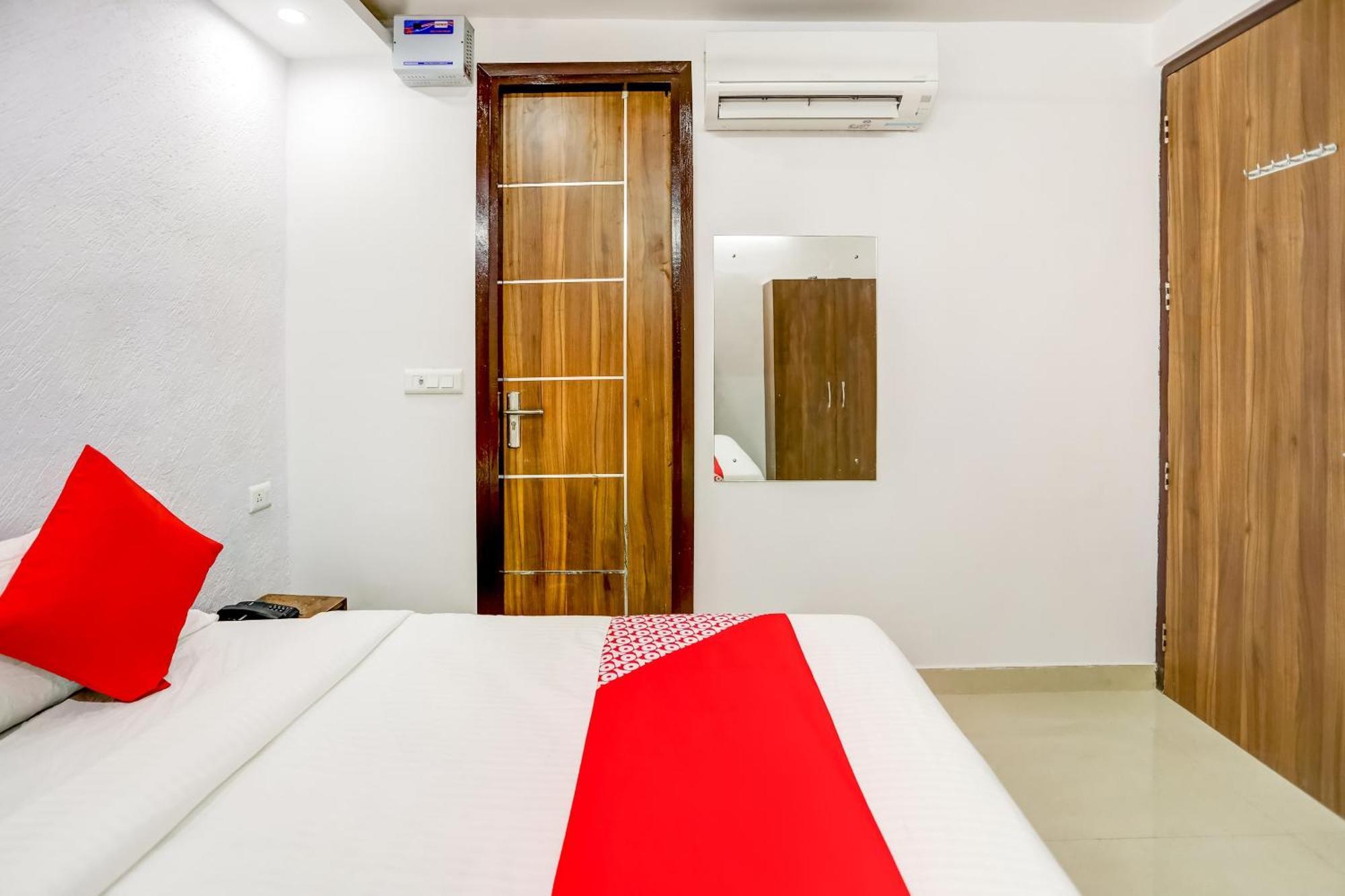 O Cozy Cave New Delhi