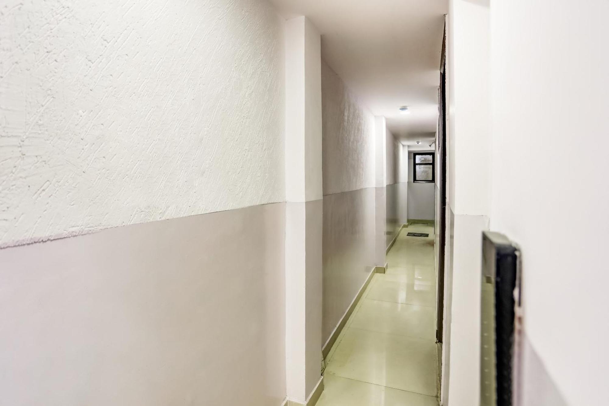 O Cozy Cave 3* New Delhi