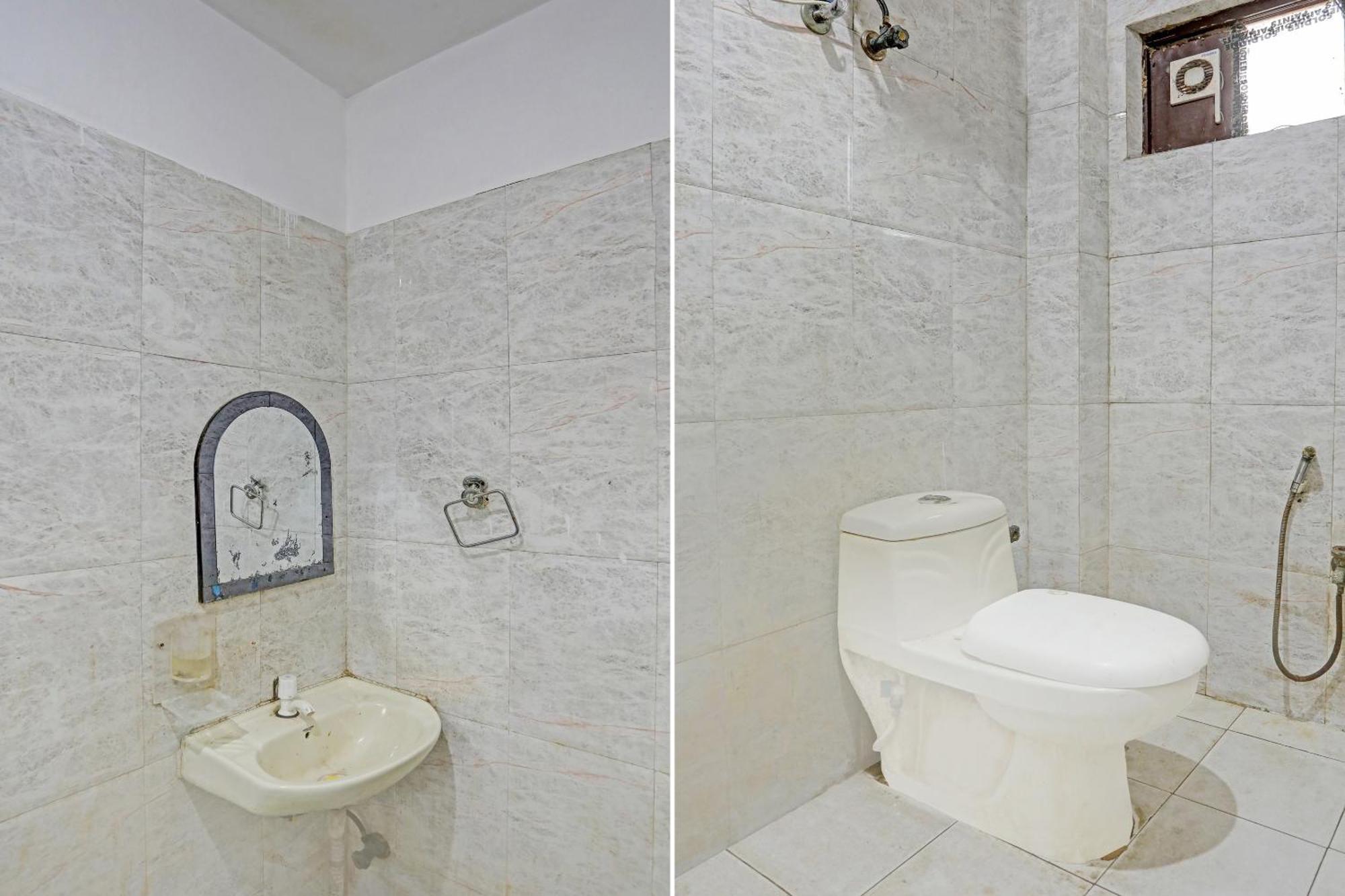 Collection O Mayank Near Iskcon Temple Noida Hotel 4*