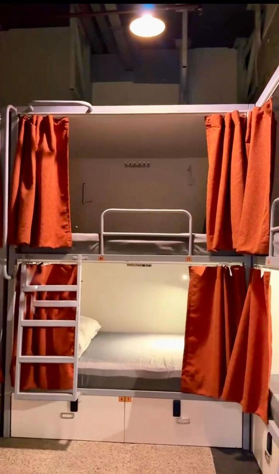 The Metrostay At Railway Station Hostel