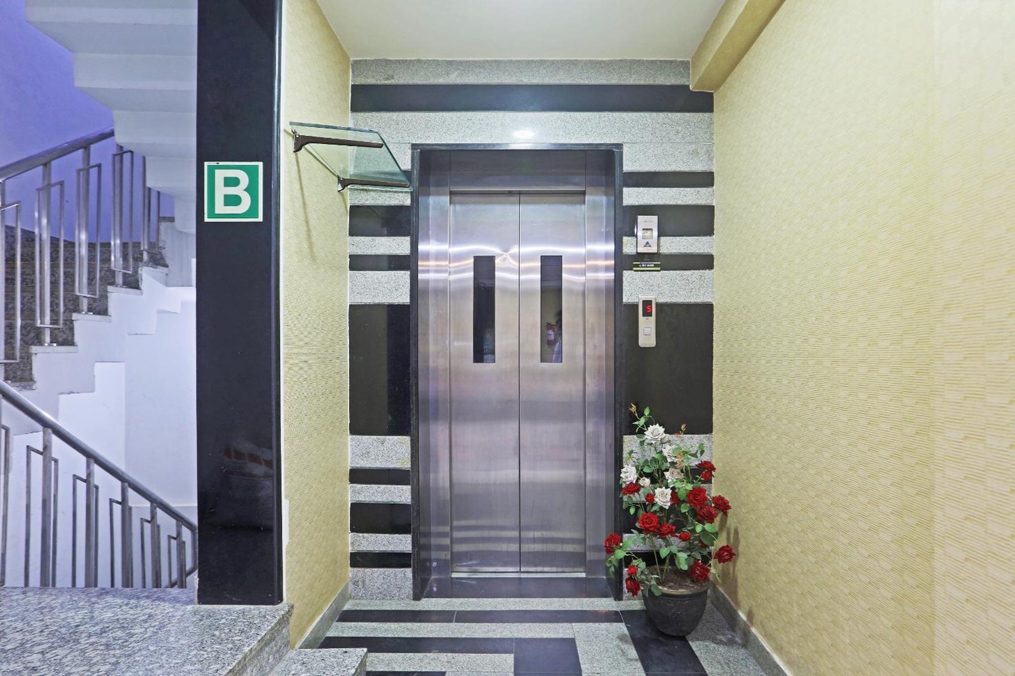 Aerostar Gold - Opposite Max Healthcare Hotel 3*