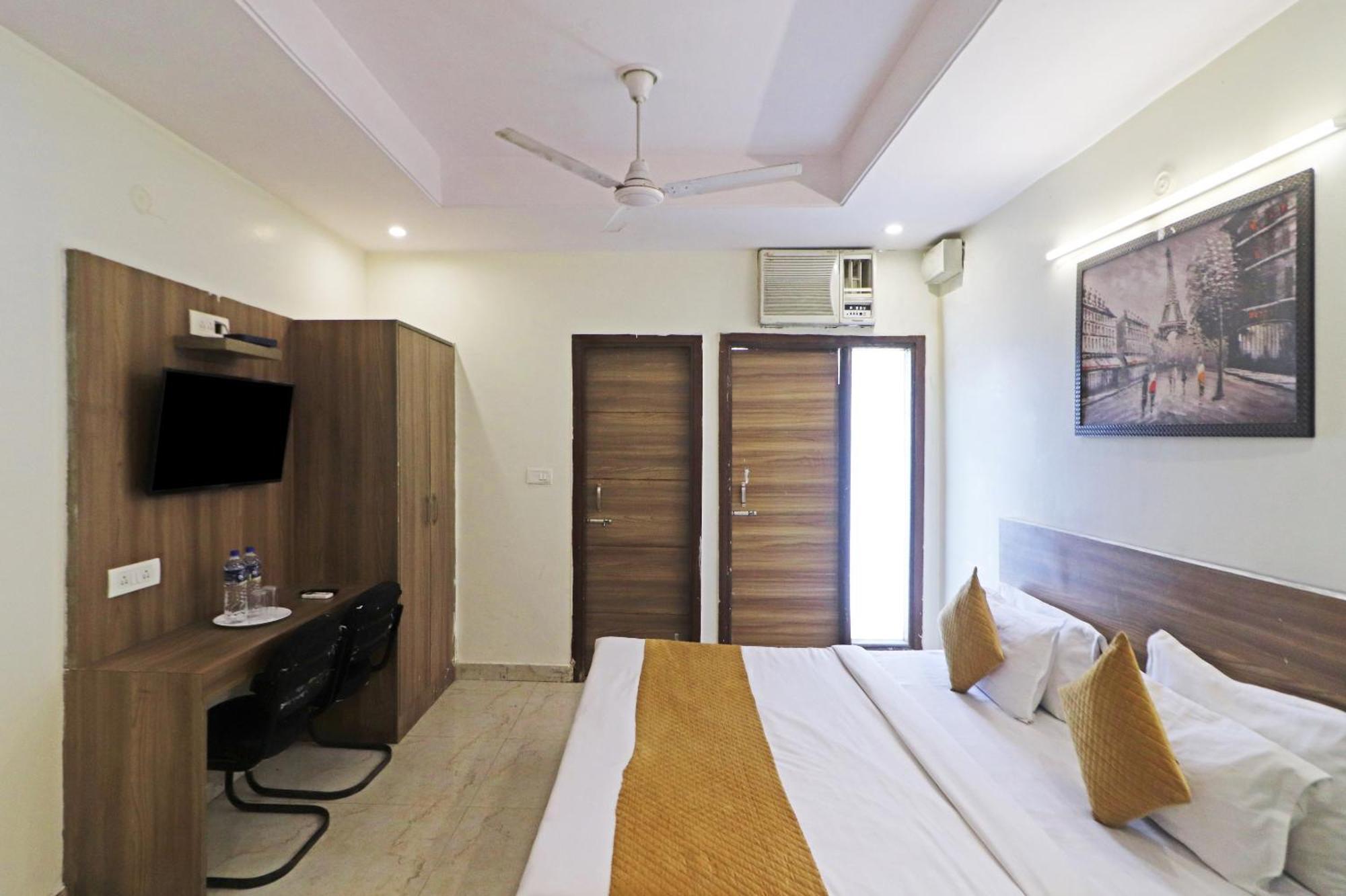 Aerostar Gold - Opposite Max Healthcare Hotel 3*