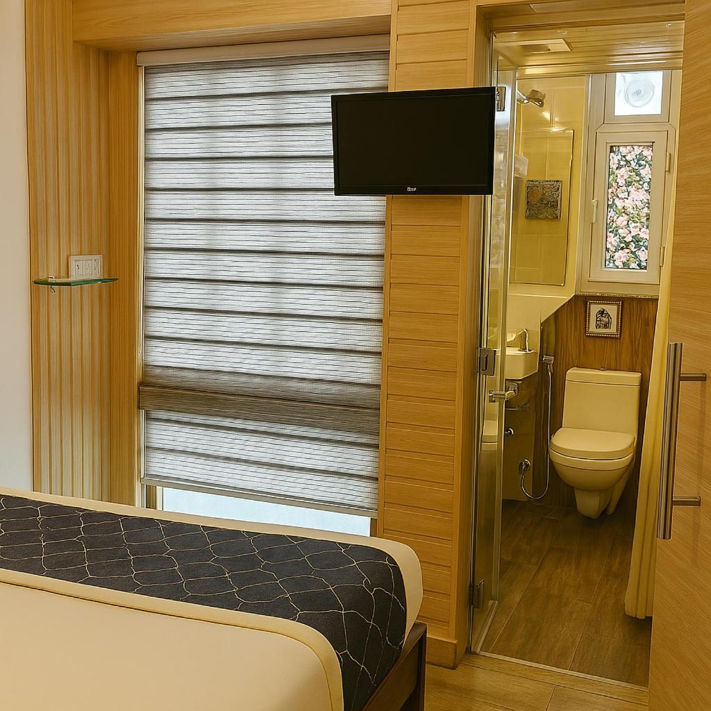 Luxury Aol New Delhi