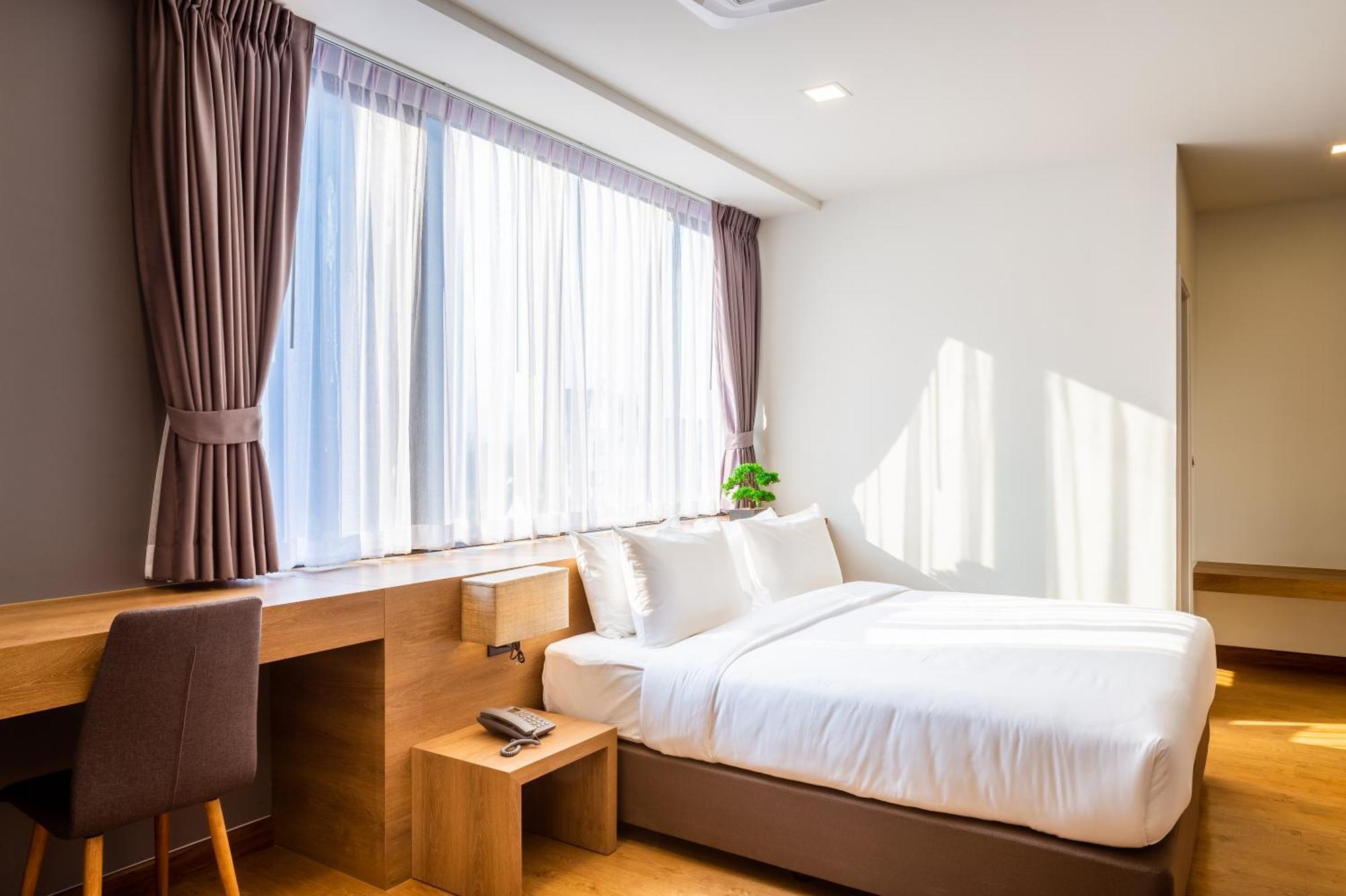 The Luxury Delhi Airport Hotel 4*