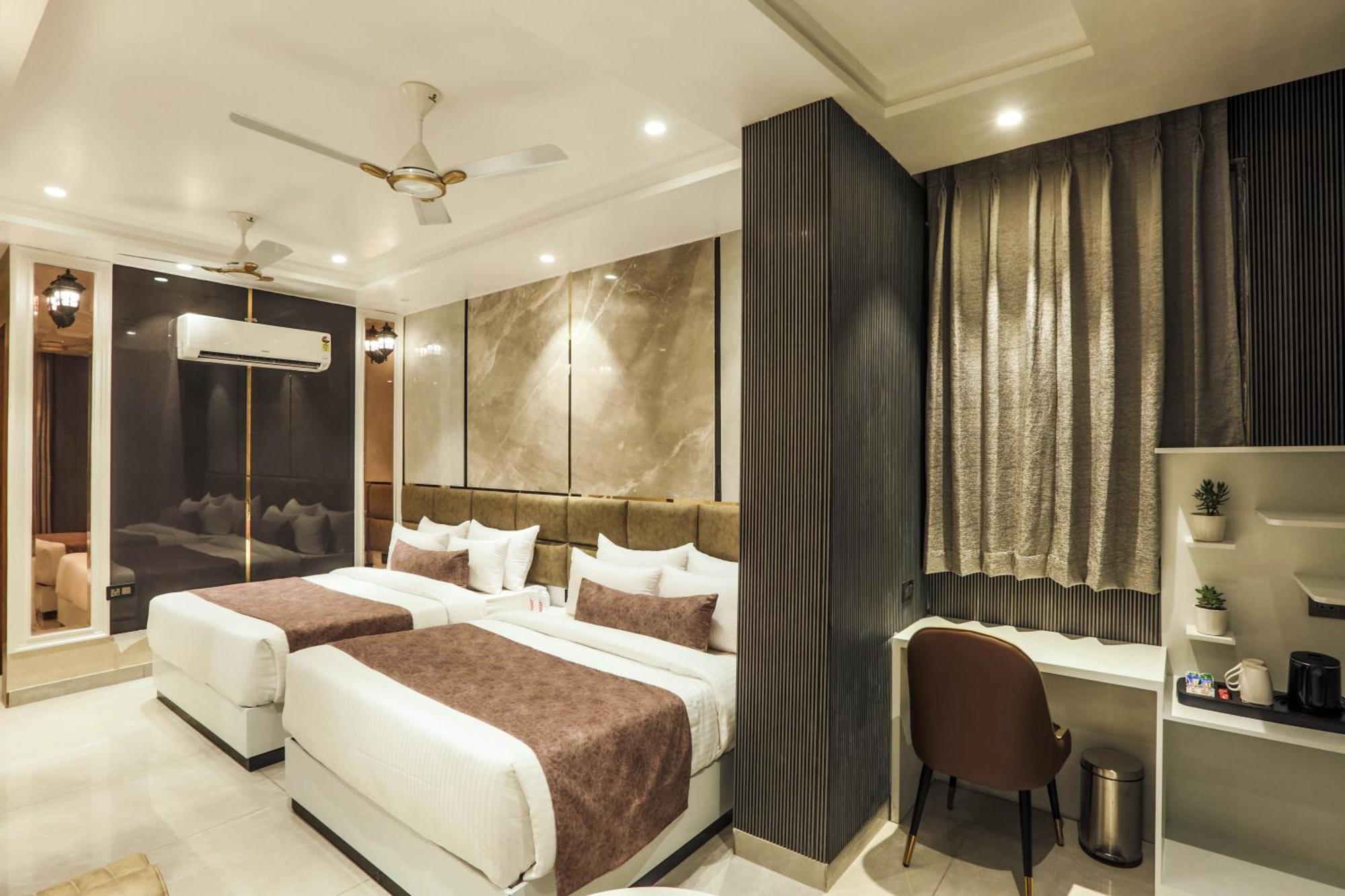 Aroma Plaza Delhi Airport