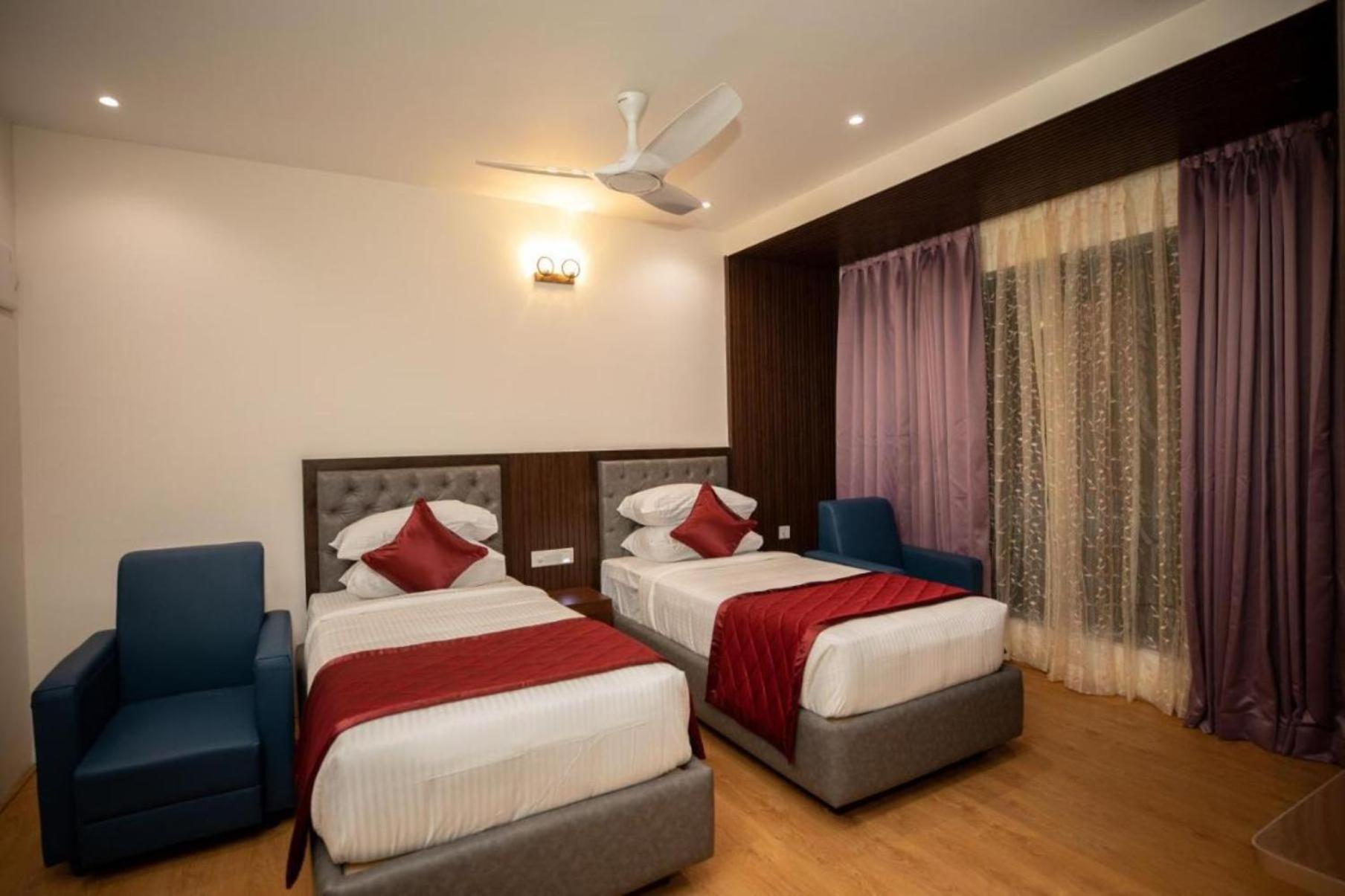 Hotel Caves Plaza Near Igi Airport Delhi New Delhi