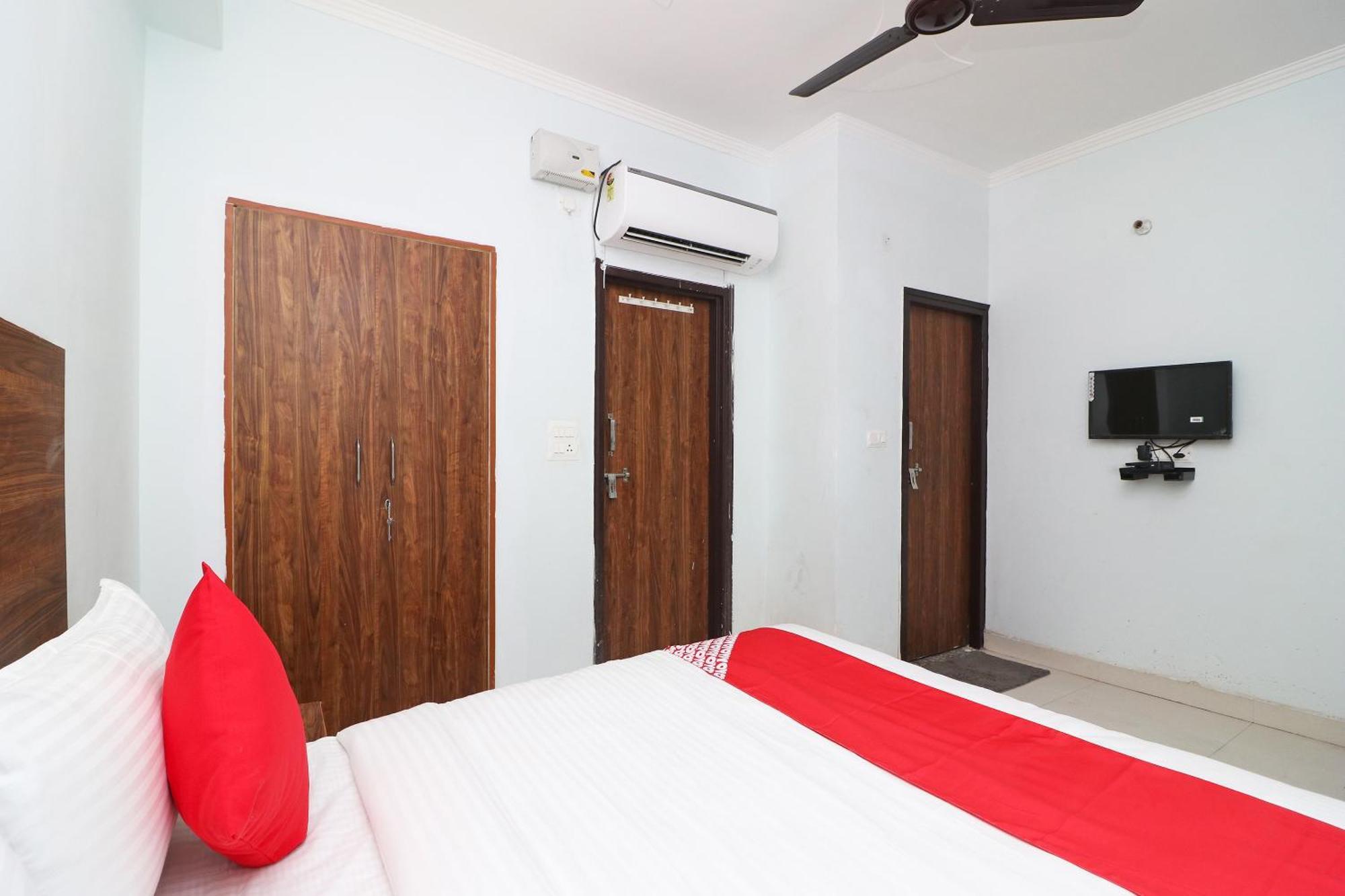 Hotel Super O Sathguru Residency Near New Ashok Nagar Metro Station 4*