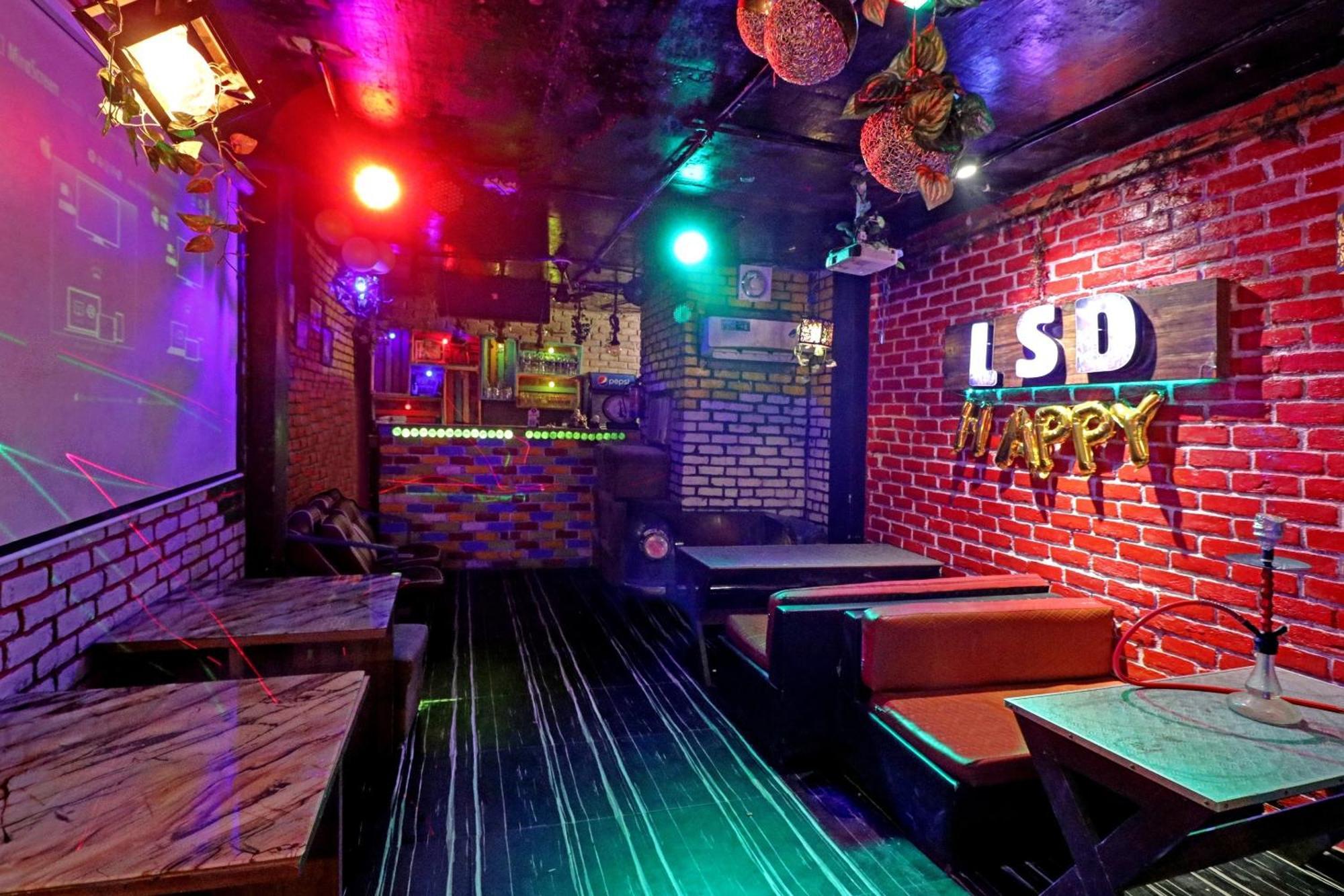 Hotel Town House Near M2k Cinema Pitampura