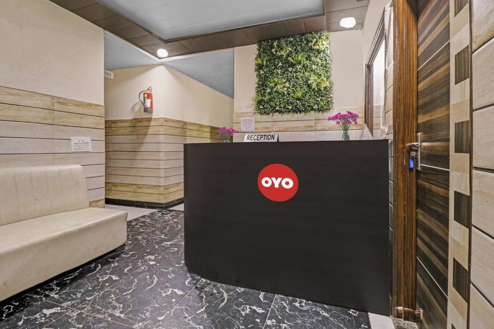 Oyo 90274 Hotel Knight Inn