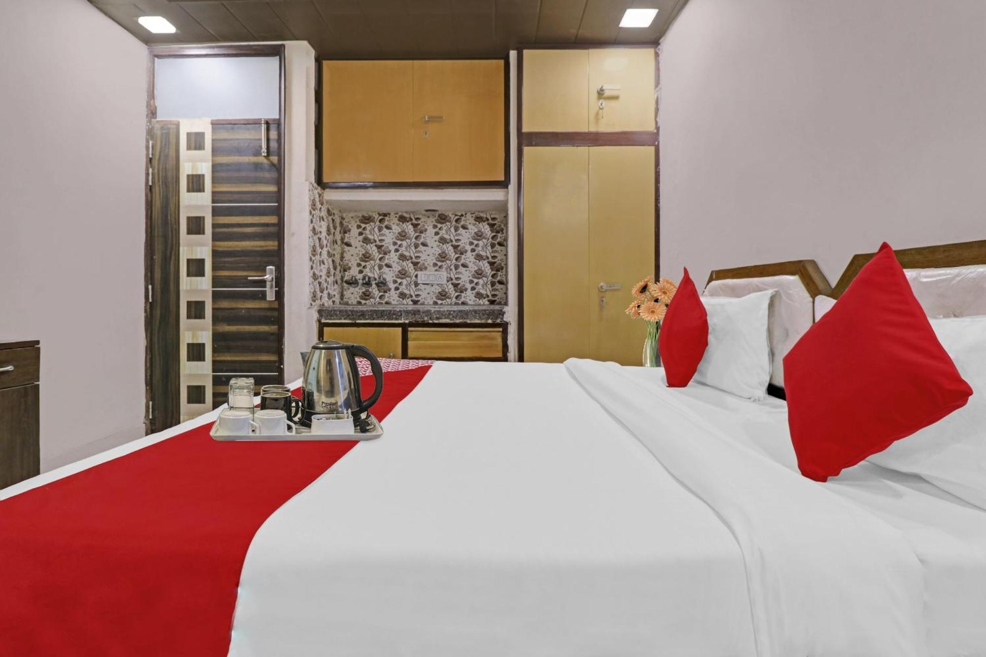 Oyo 90274 Hotel Knight Inn 3* New Delhi