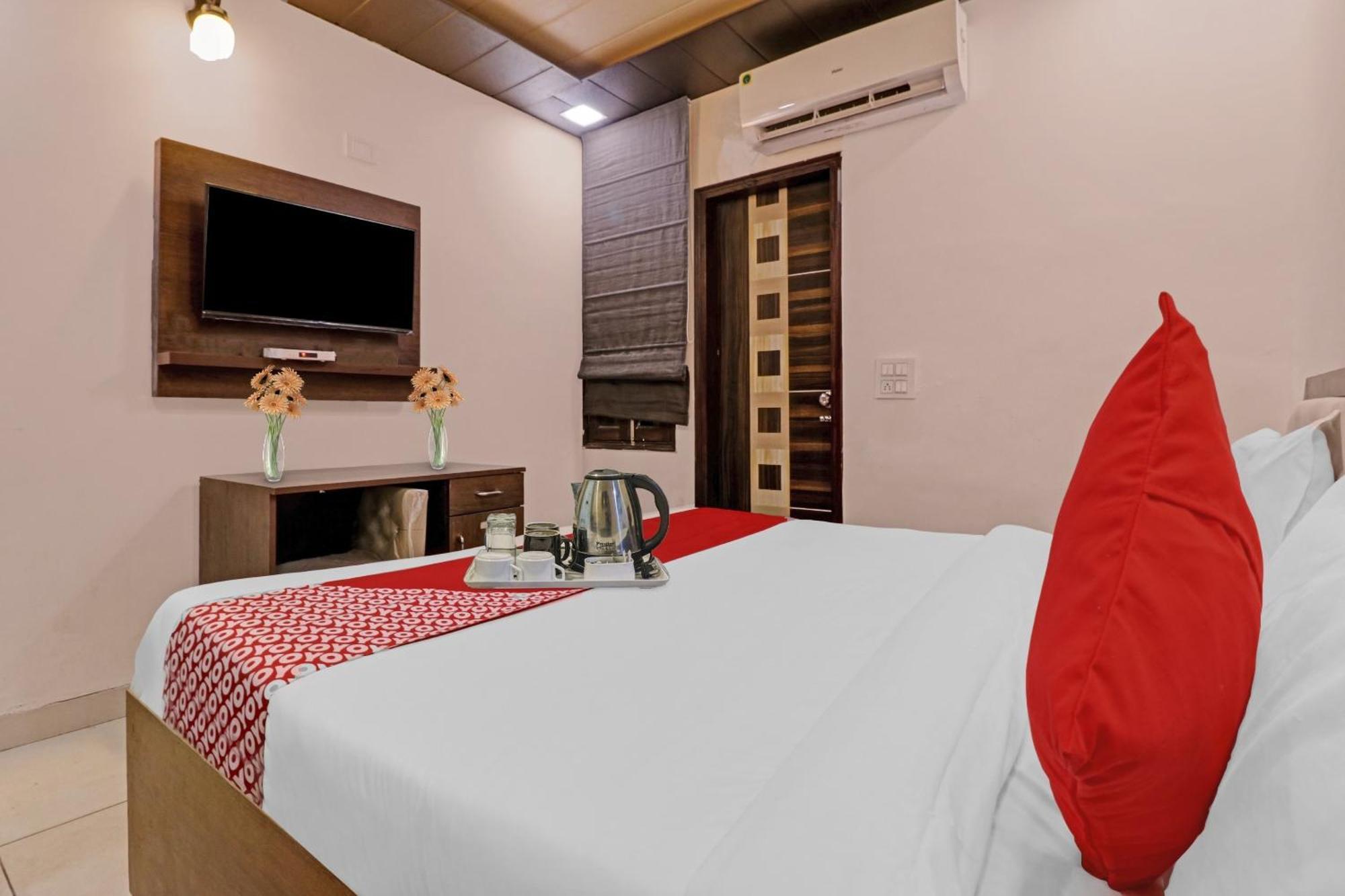 Hotel Oyo 90274 Hotel Knight Inn New Delhi