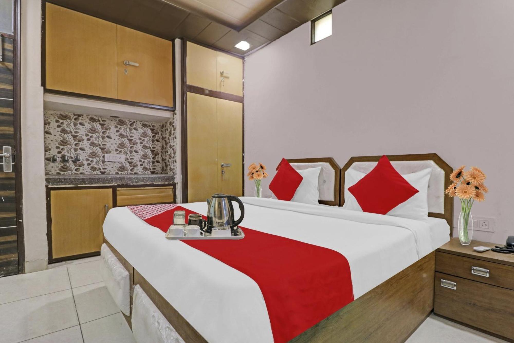 Oyo 90274 Hotel Knight Inn Hotel 3*