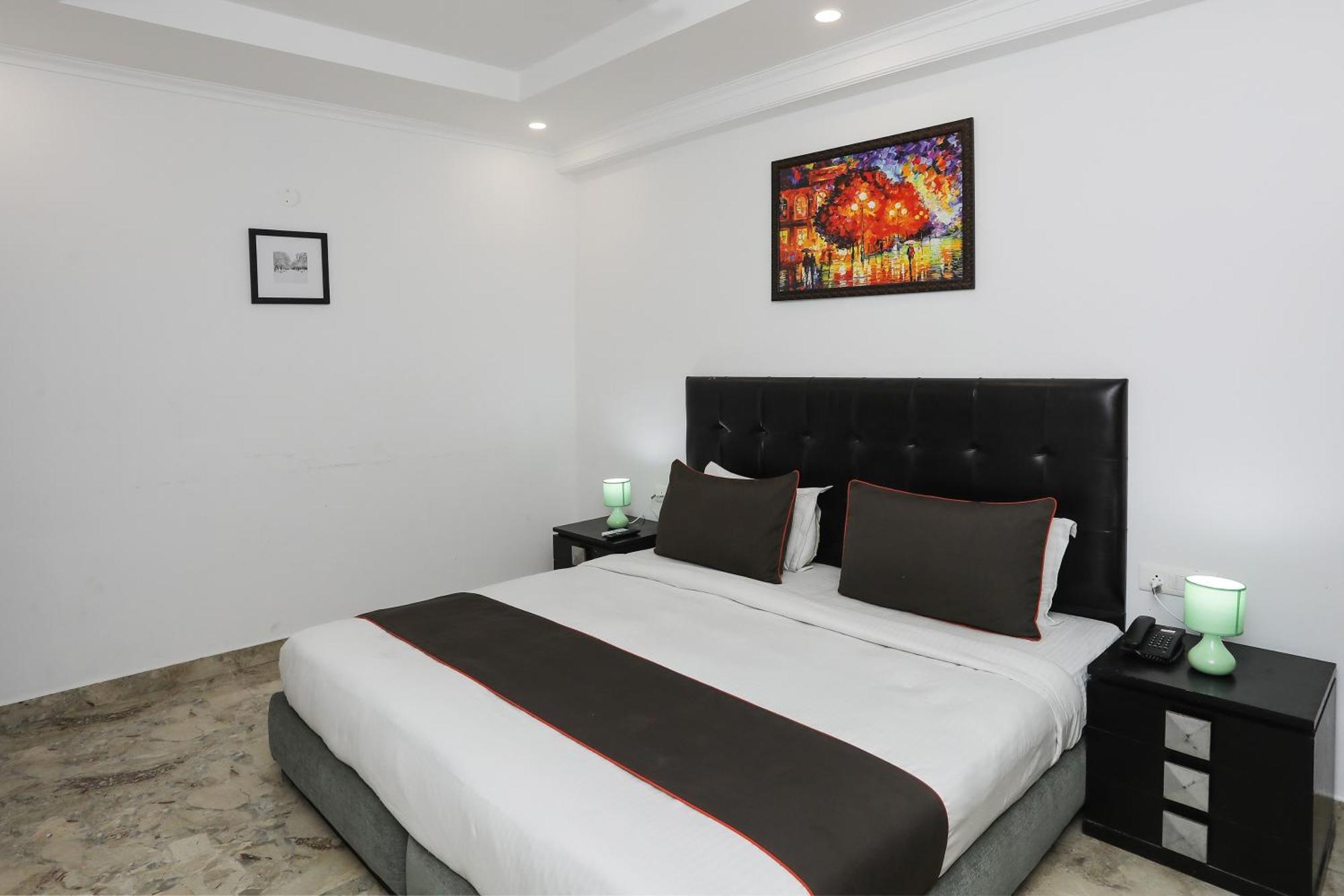 Collection O Residency Near Dwarka Sector 21 Metro Station 3*