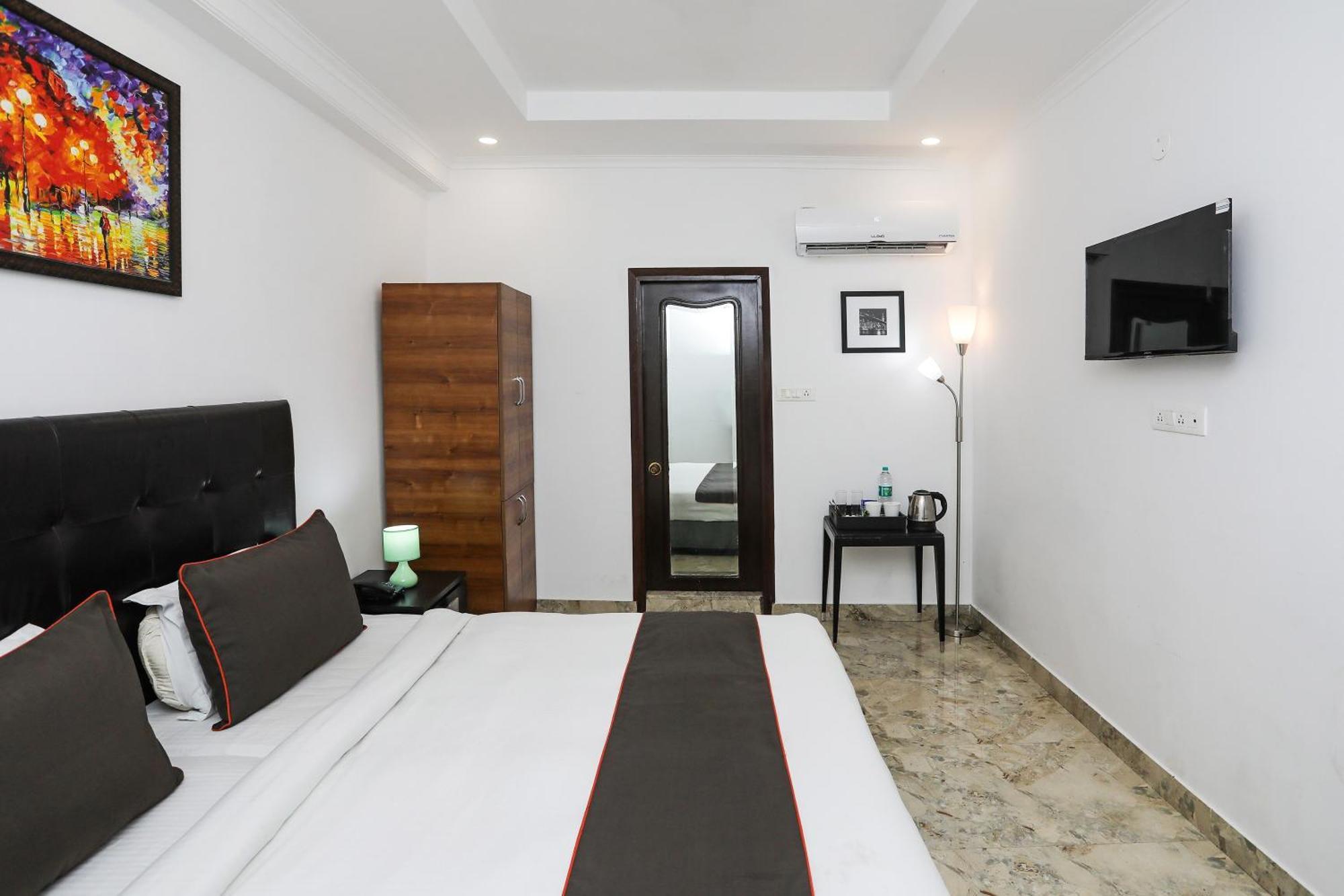Collection O Residency Near Dwarka Sector 21 Metro Station
