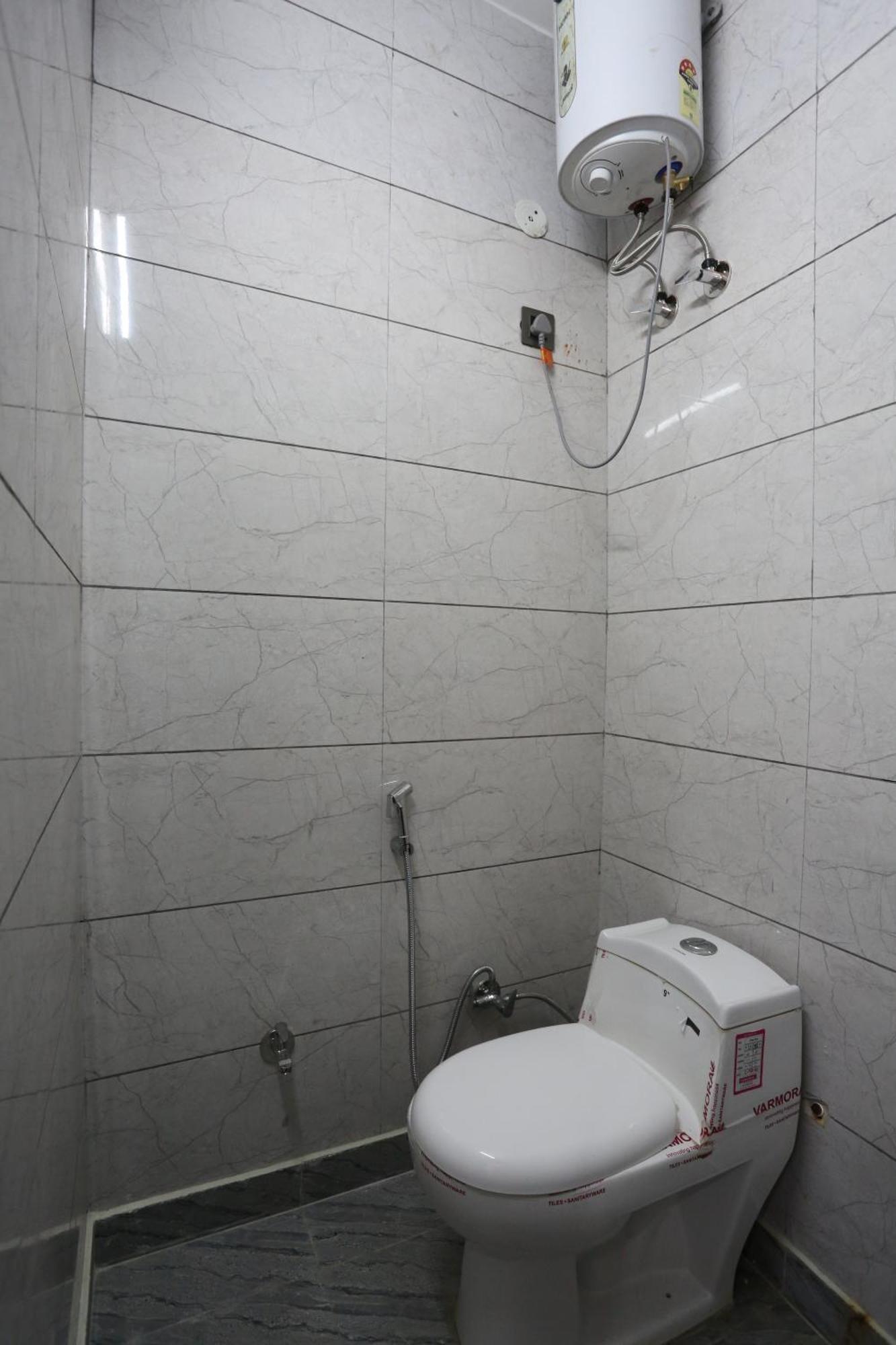 Hotel Twamev Residency Uttam Nagar Couple Friendly 4*