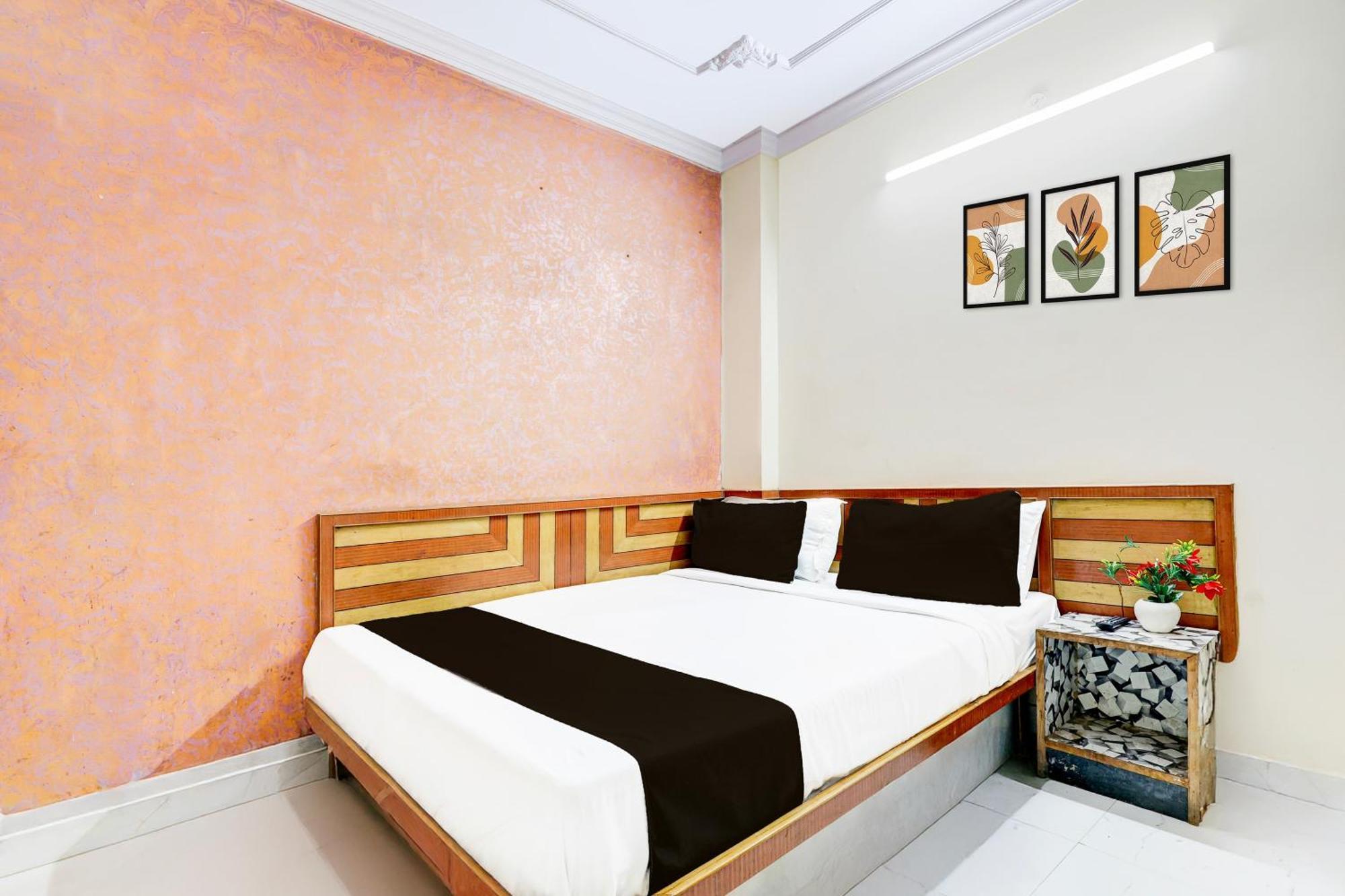 Super O Paharganj Chuna Mandi Near Railway Station * New Delhi