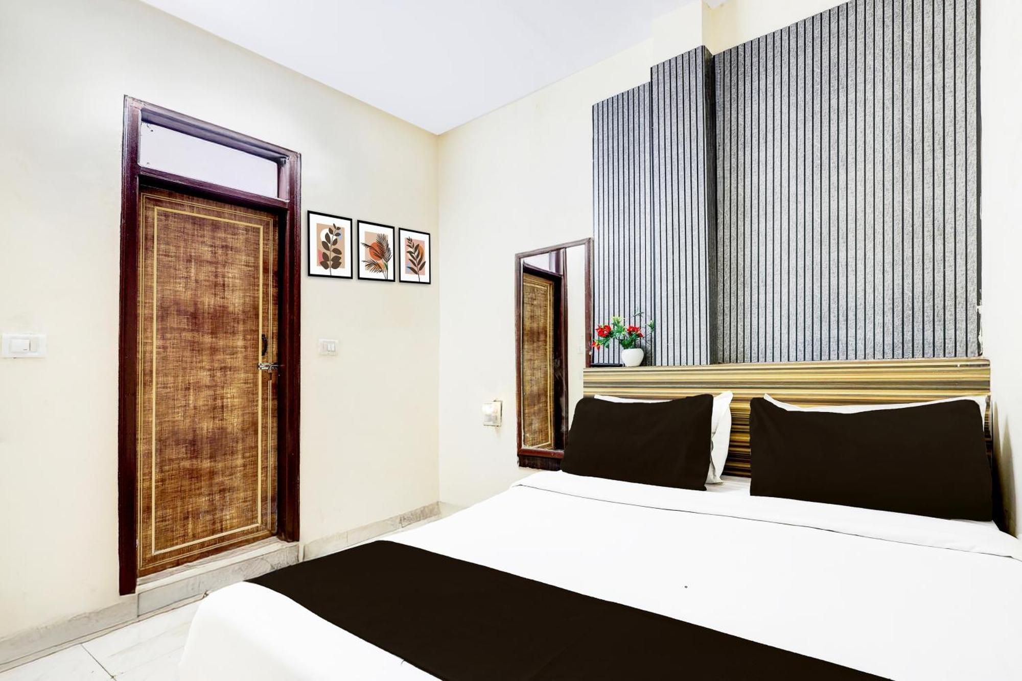Super O Paharganj Chuna Mandi Near Railway Station New Delhi
