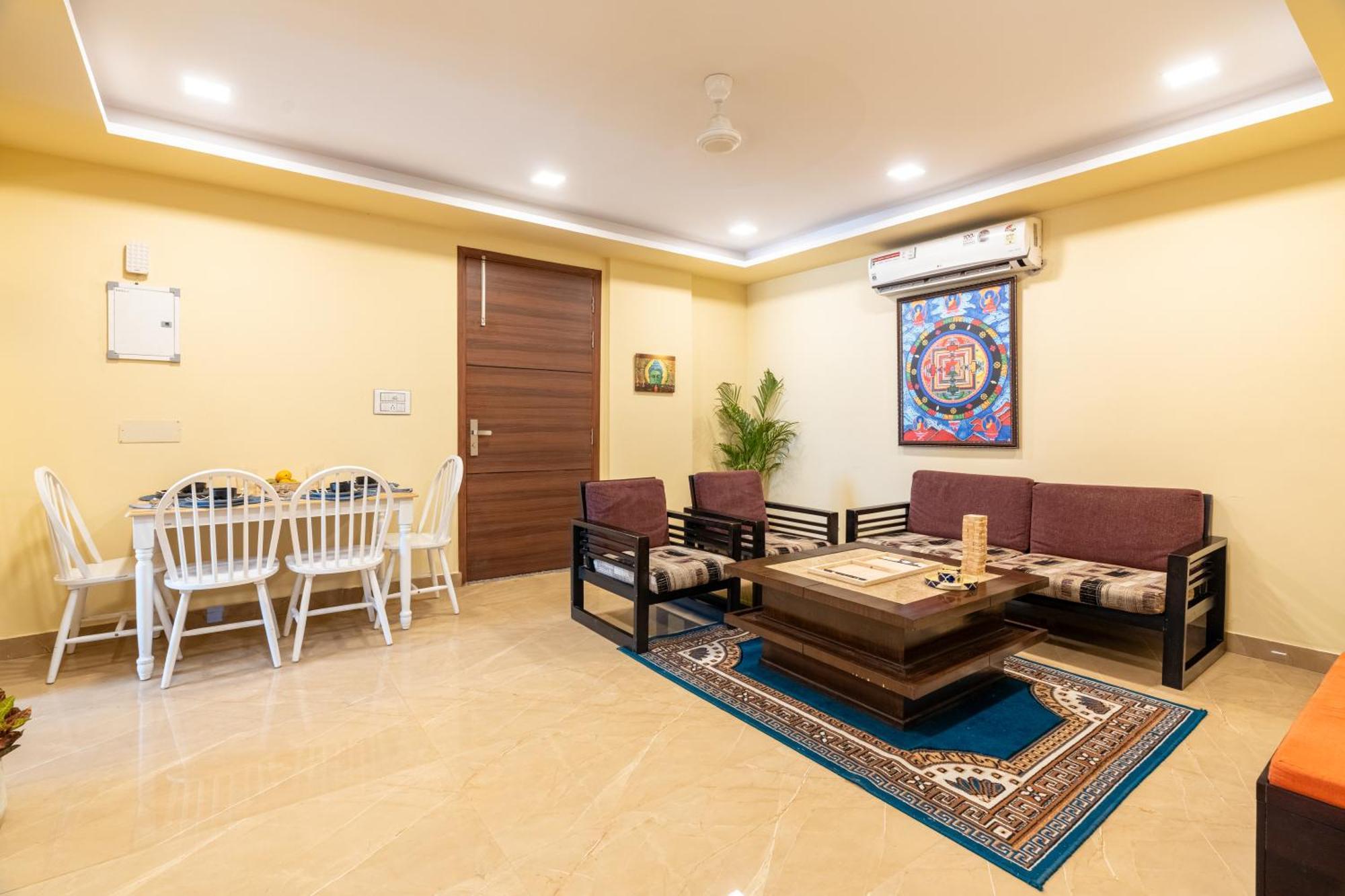 Apartment Homlee-legacy 3bhk Flat In Del-lift-terrace
