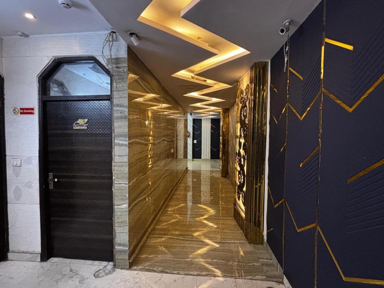 Akaash Cont I Hari Nagar I I Local Id I Couple Friendly Hotel