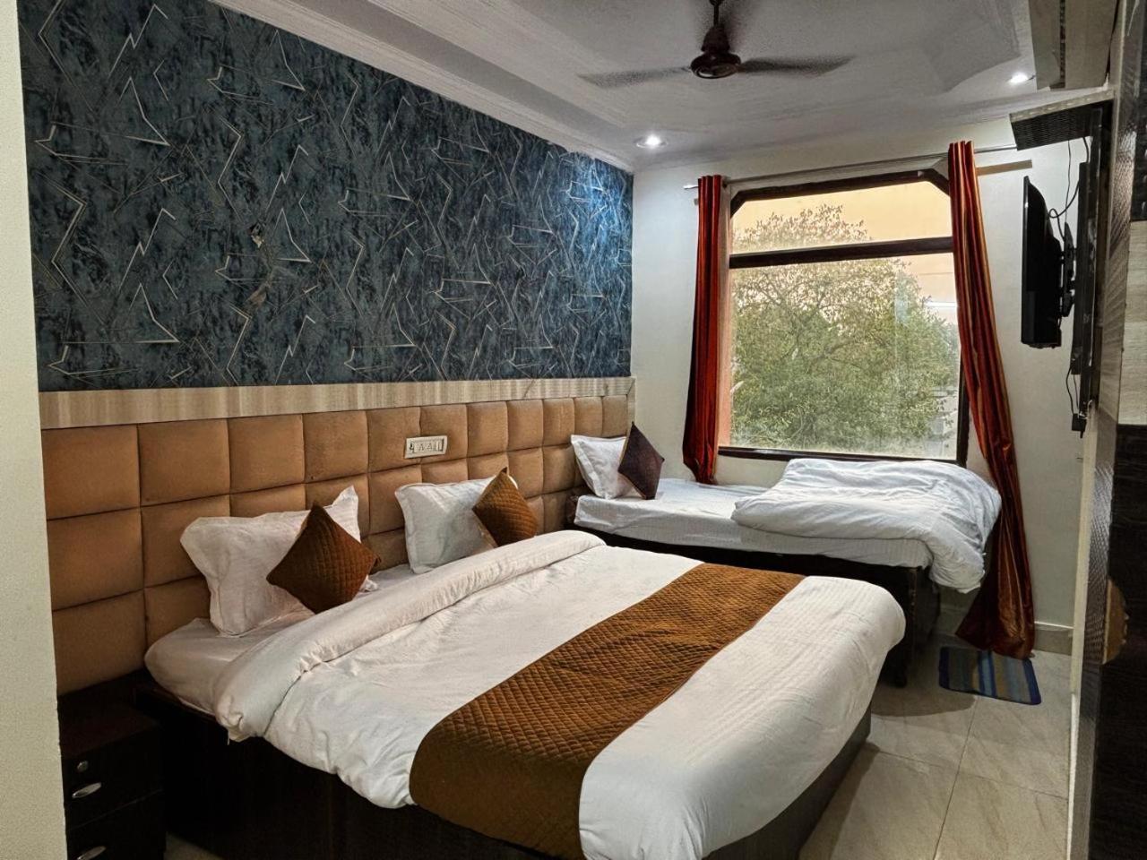 Hotel Akaash Cont I Hari Nagar I I Local Id I Couple Friendly 3*