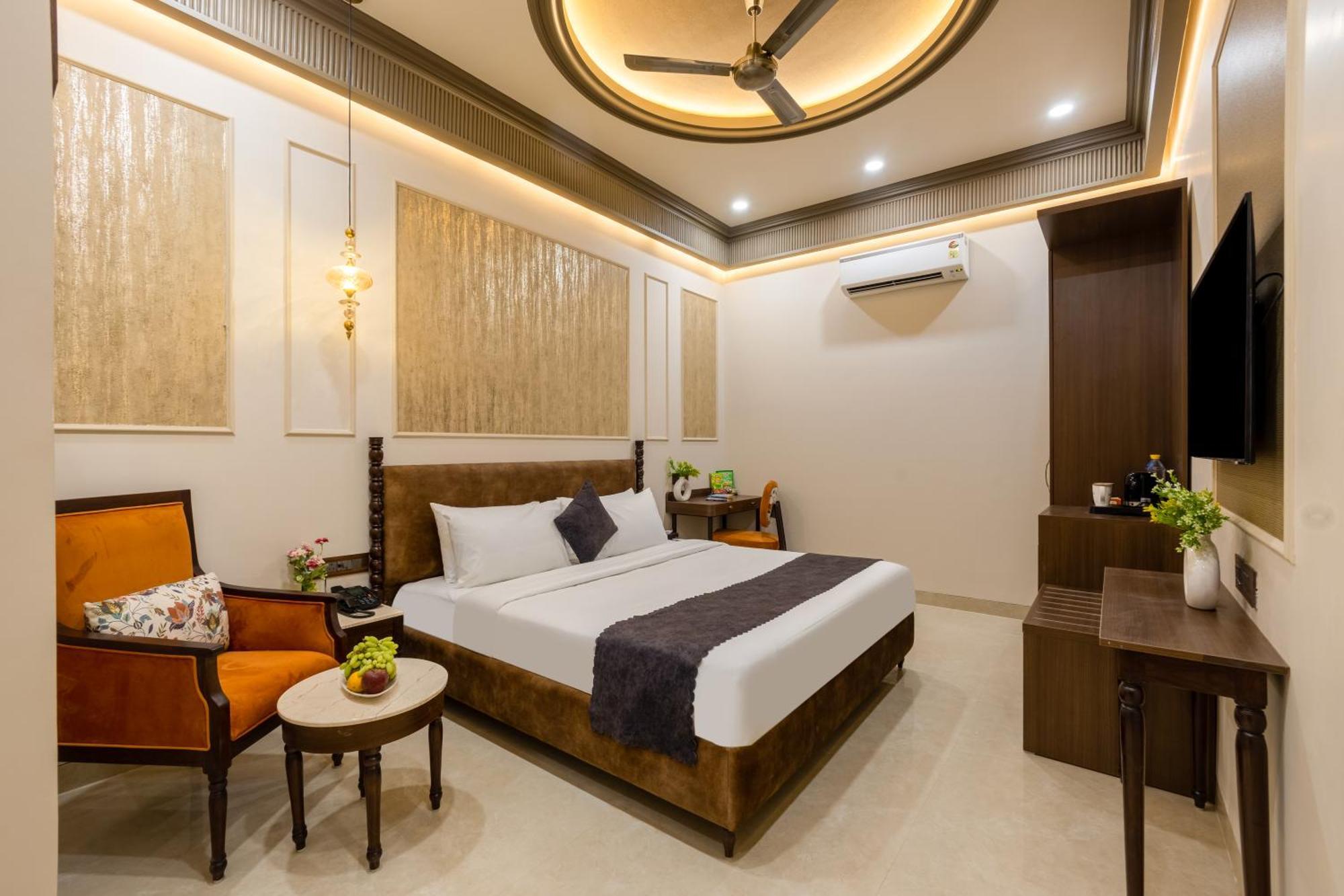 Saltstayz Autograph - Connaught Place New Delhi