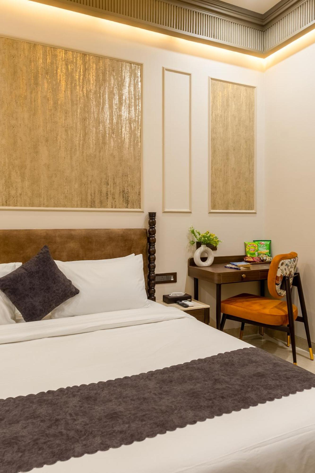 Saltstayz Autograph - Connaught Place New Delhi