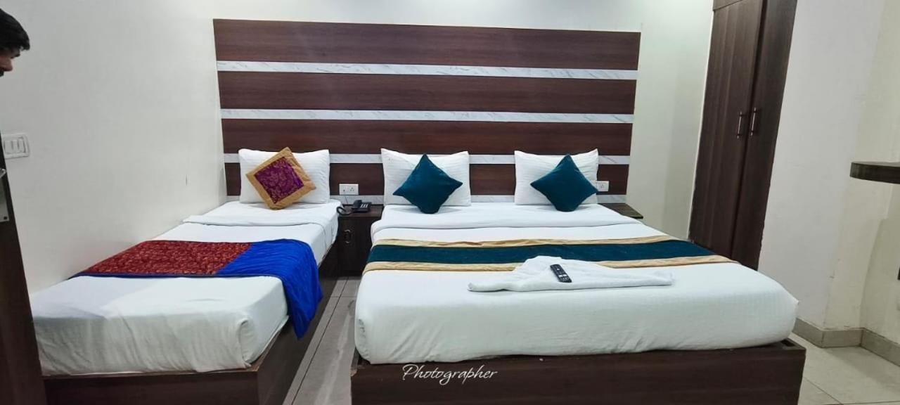 Zenith Plaza * New Delhi