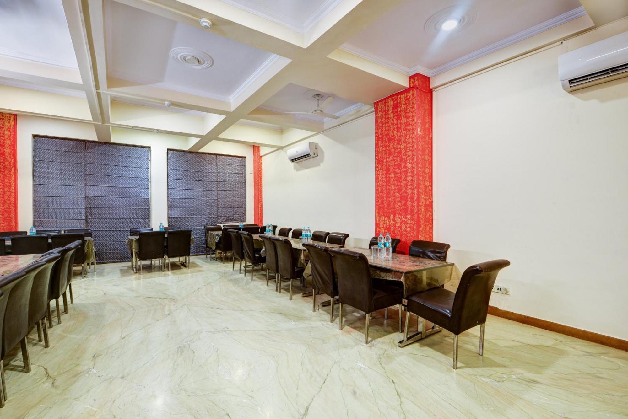 Centre Near Nizamuddin Railway Station