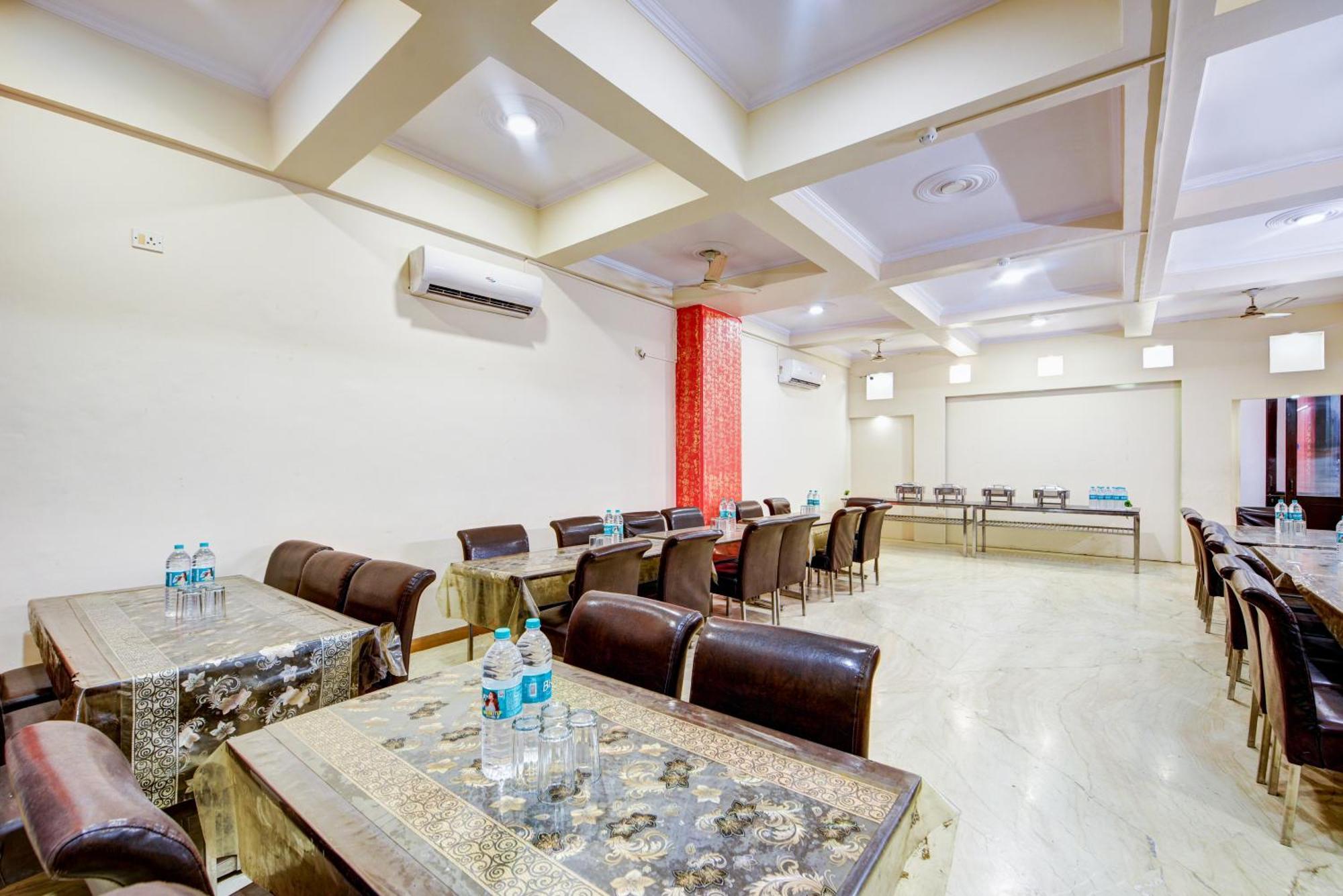 Centre Near Nizamuddin Railway Station 3*