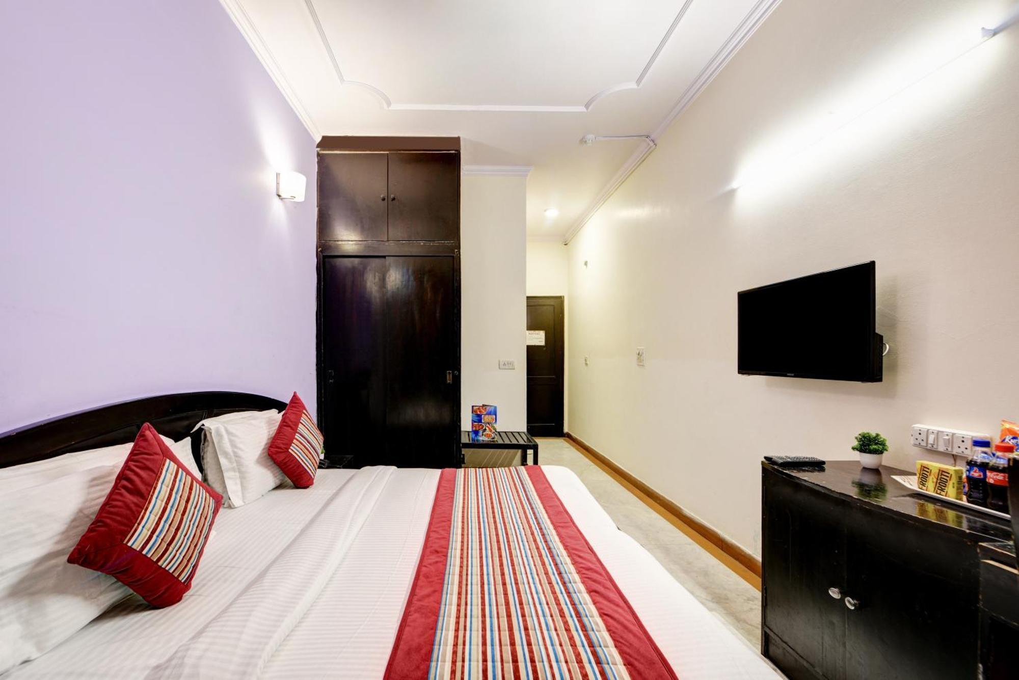 Hotel Centre Near Nizamuddin Railway Station