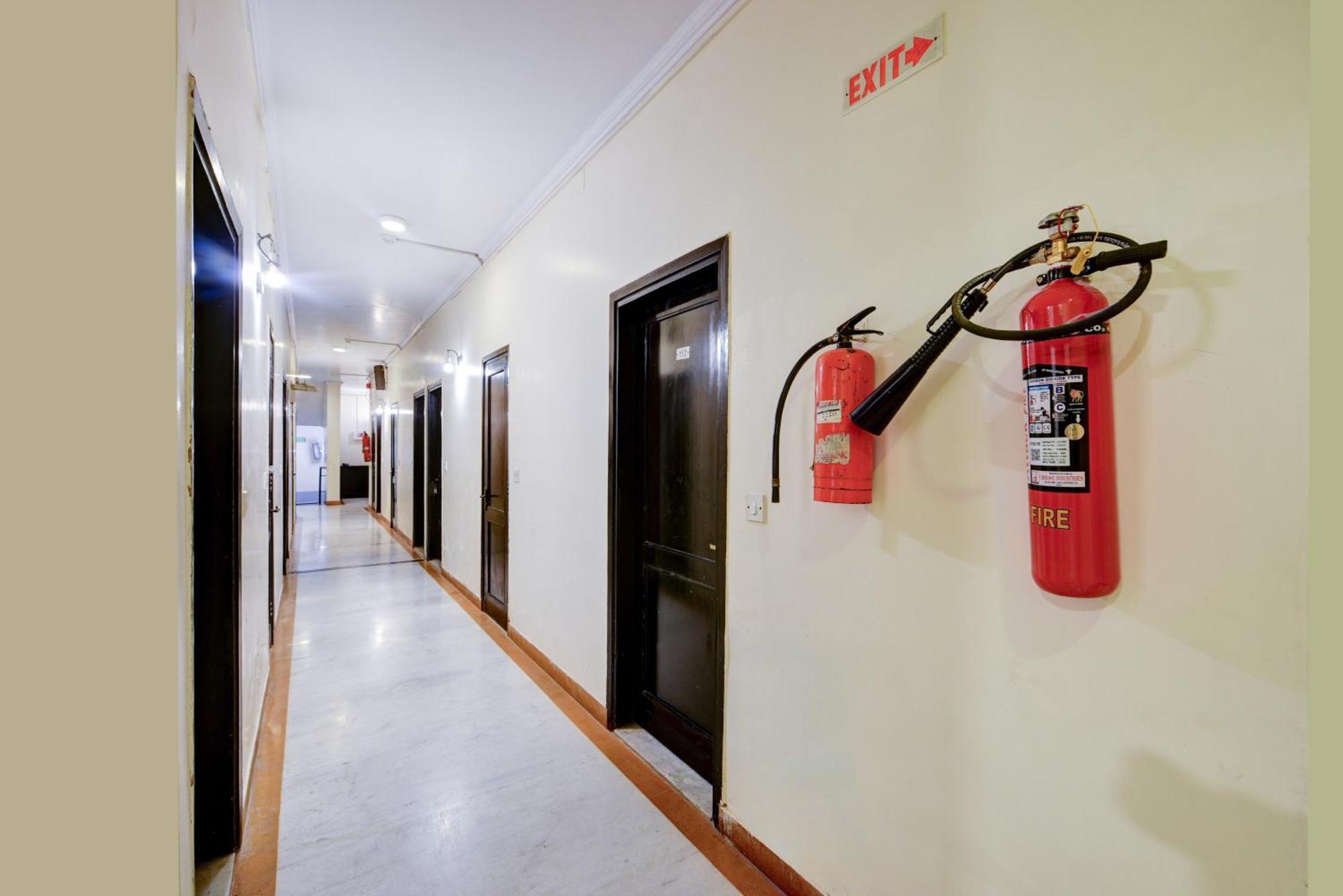 Centre Near Nizamuddin Railway Station 3*