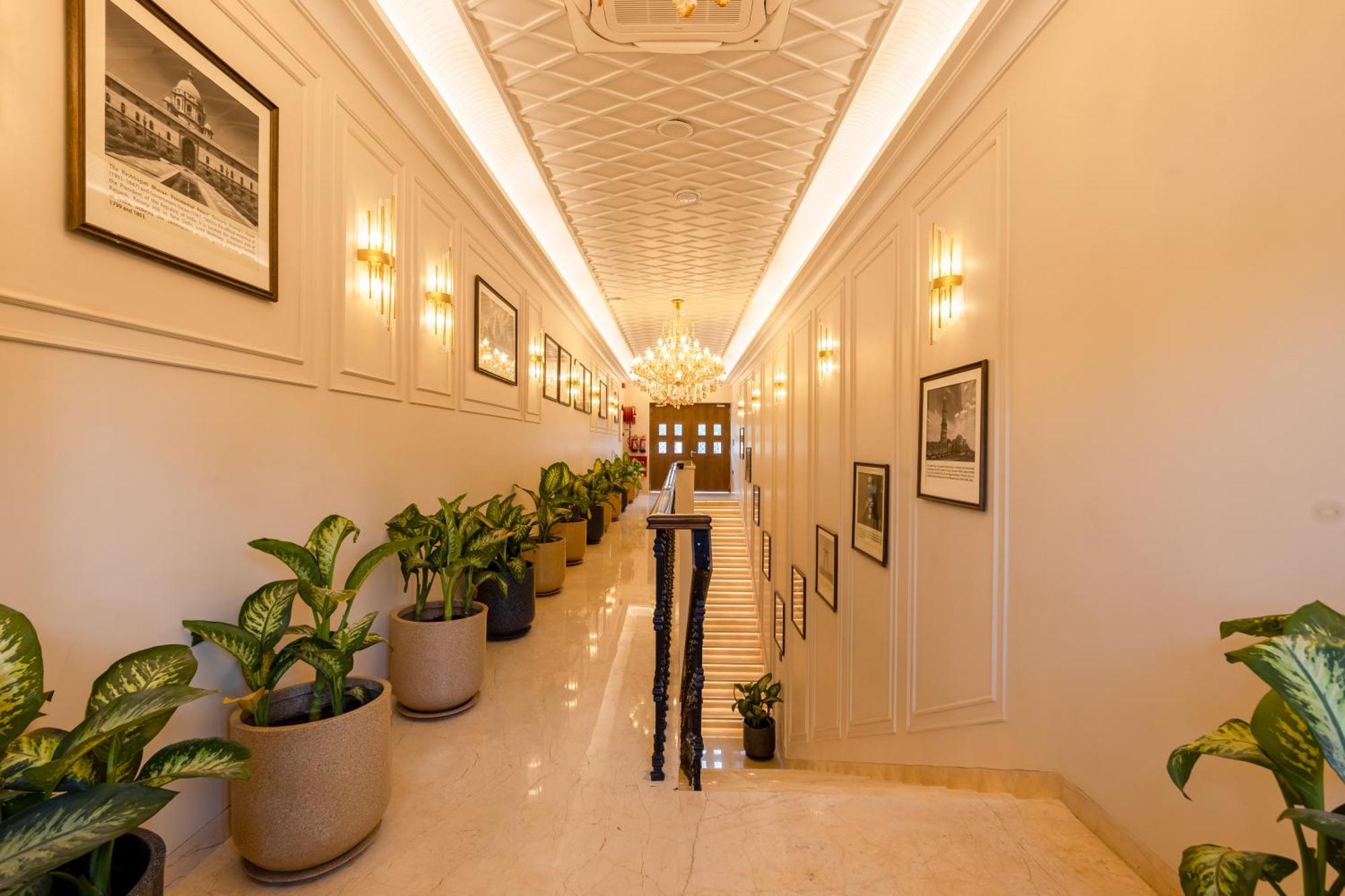 Saltstayz Autograph - Connaught Place New Delhi