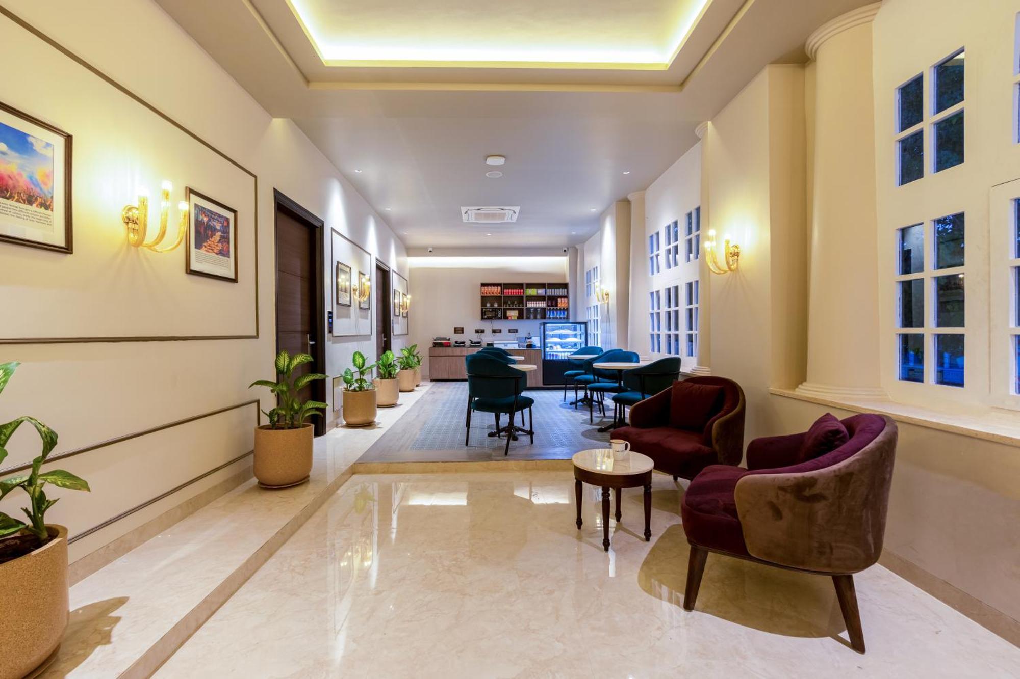 Saltstayz Autograph - Connaught Place