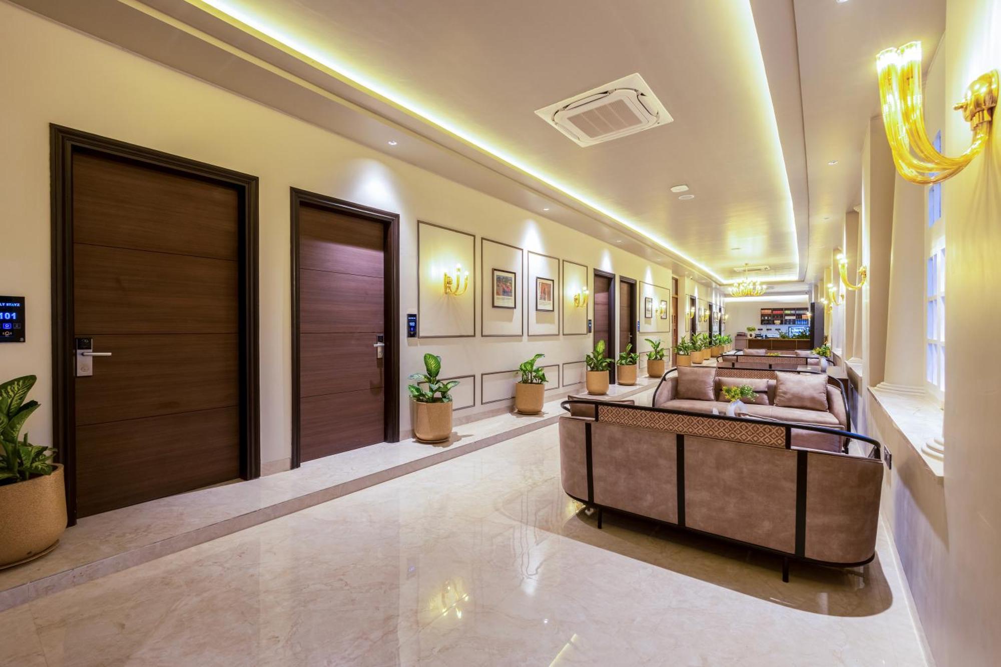 Saltstayz Autograph - Connaught Place New Delhi