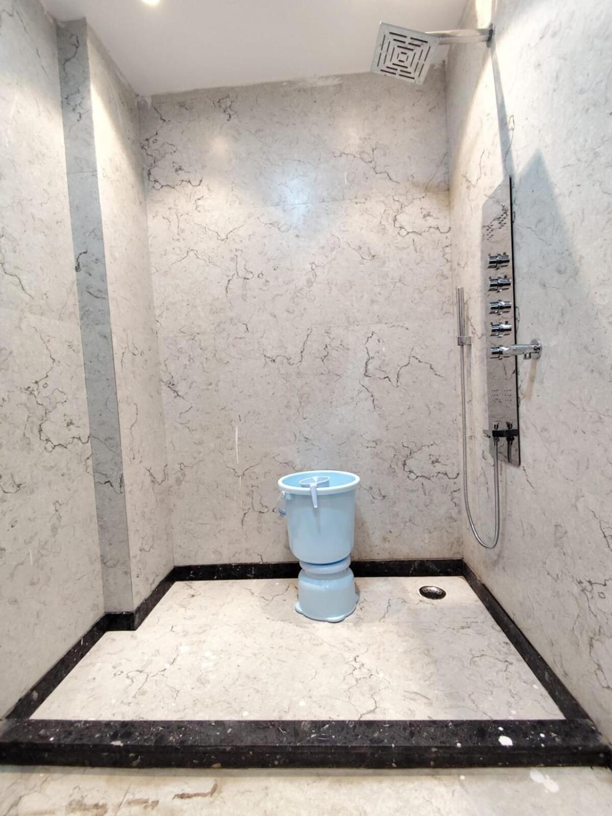 Apartment Homlee-virasat 3bhk Flat Del-lift-parking *