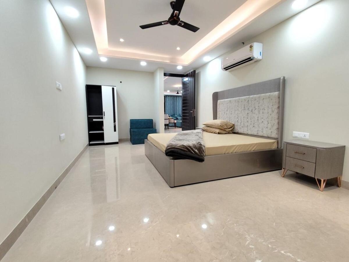 Apartment Homlee-virasat 3bhk Flat Del-lift-parking